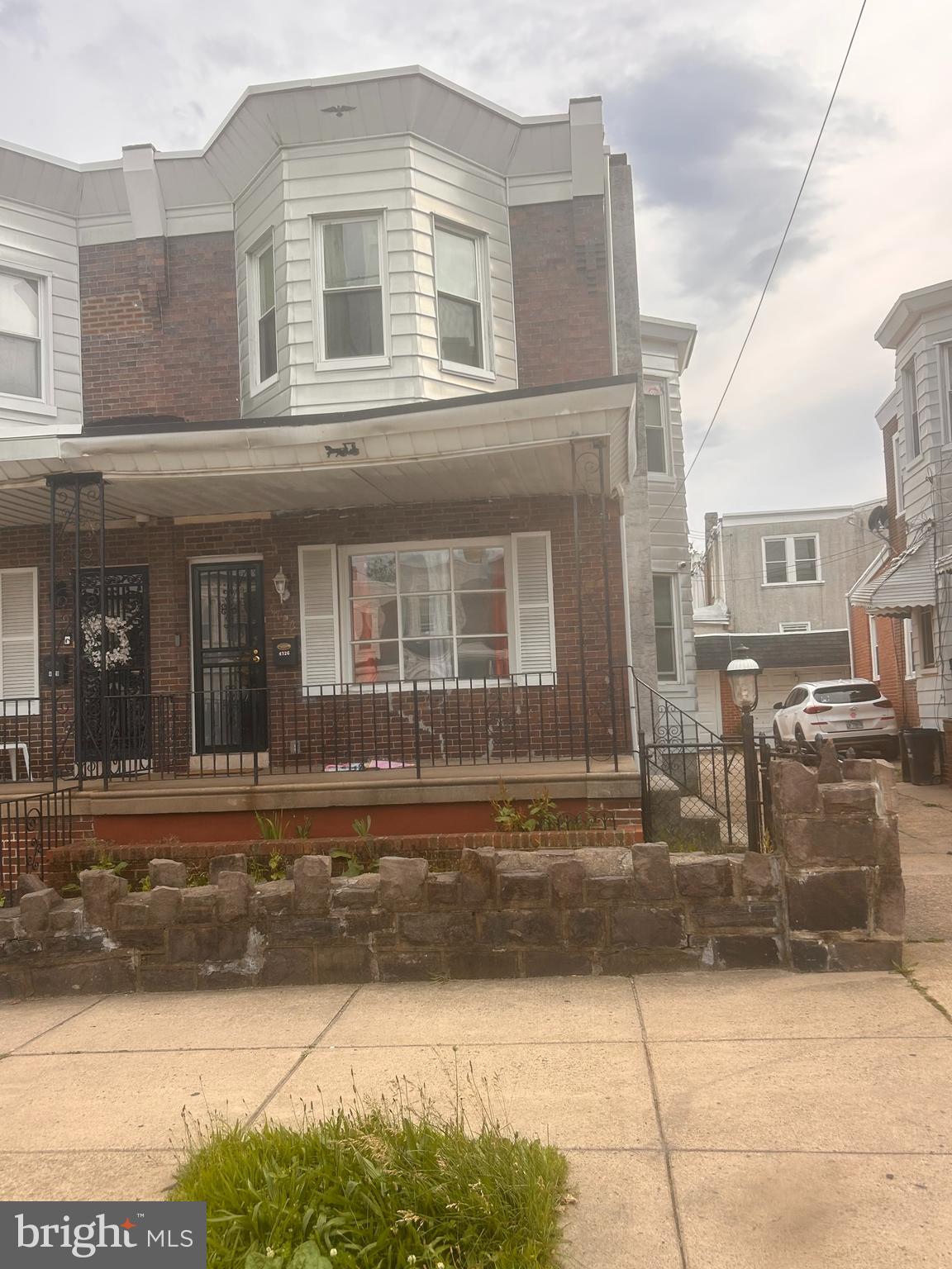 Charming Home with Endless Potential – All Offers Considered!
Welcome to 4726 Princeton Ave, a well-maintained gem nestled in the heart of Philadelphia's desirable Tacony neighborhood. This inviting home offers the perfect blend of comfort, character, and opportunity. Whether you're a first-time homebuyer, investor, or looking to add your personal touch, this property is full of potential.
Featuring 3 bedrooms, 1 bathroom, a spacious living area, and a bright kitchen, this home boasts natural light, original charm, and a layout perfect for everyday living. Ideal for relaxing or entertaining.
Located on a quiet, tree-lined street with easy access to I-95, public transportation, shopping, and dining, this home is as convenient as it is cozy.ALL OFFERS WILL BE CONSIDERED – don't miss your chance to make this house your home or next great investment!
Schedule your showing today and bring your vision to life at 4726 Princeton Ave.