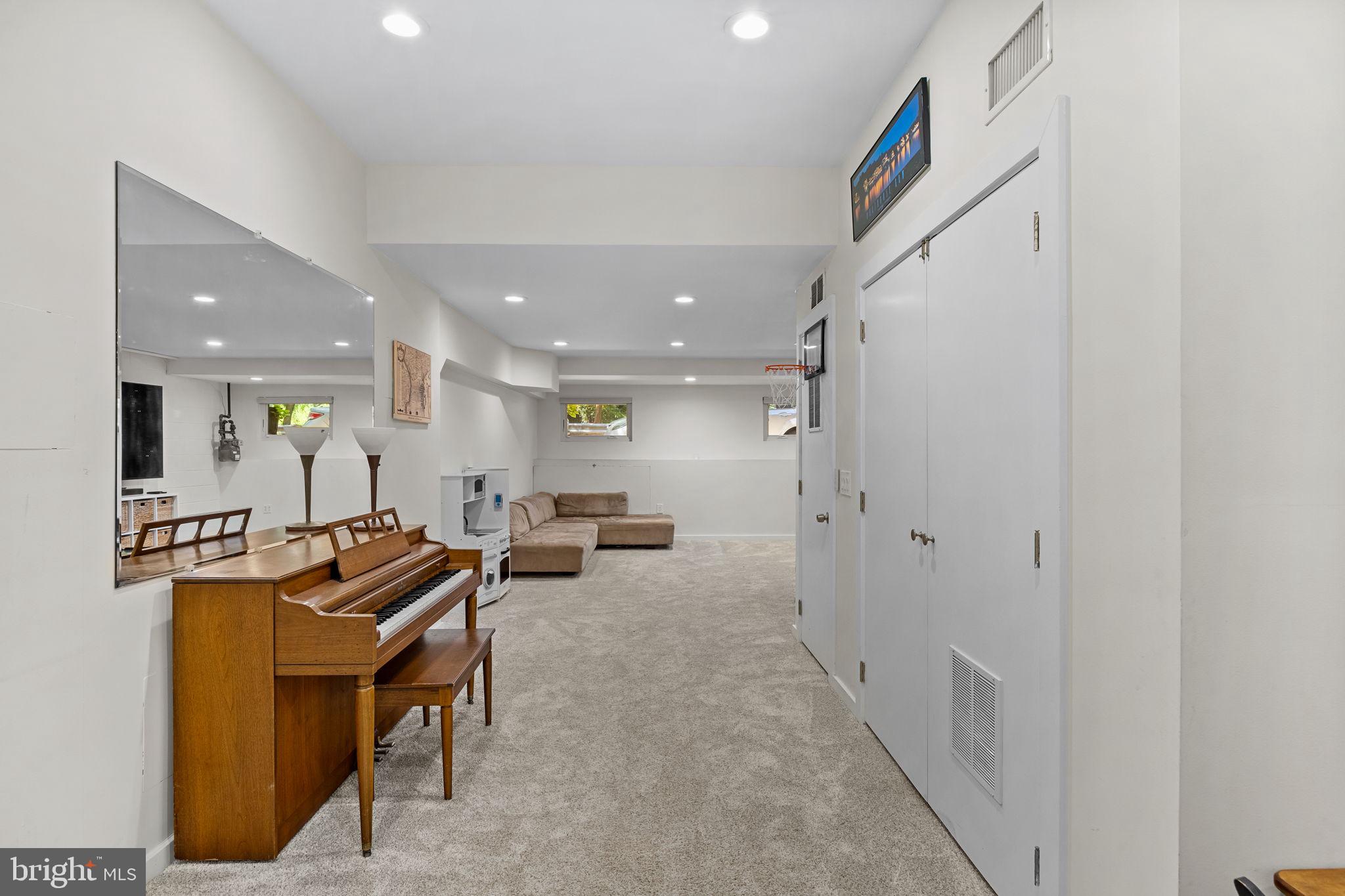 ART MUSEUM AREA - Residential