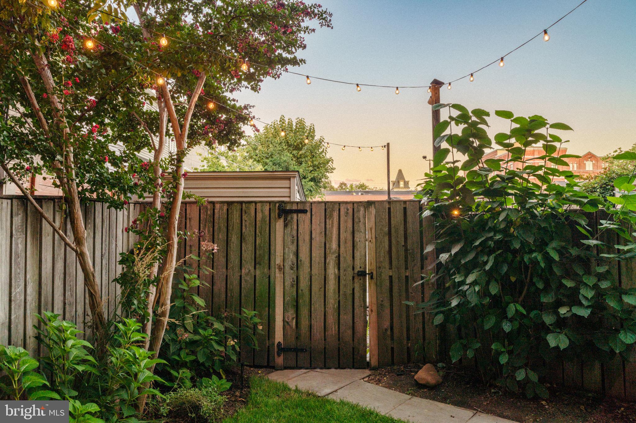 ART MUSEUM AREA - Residential