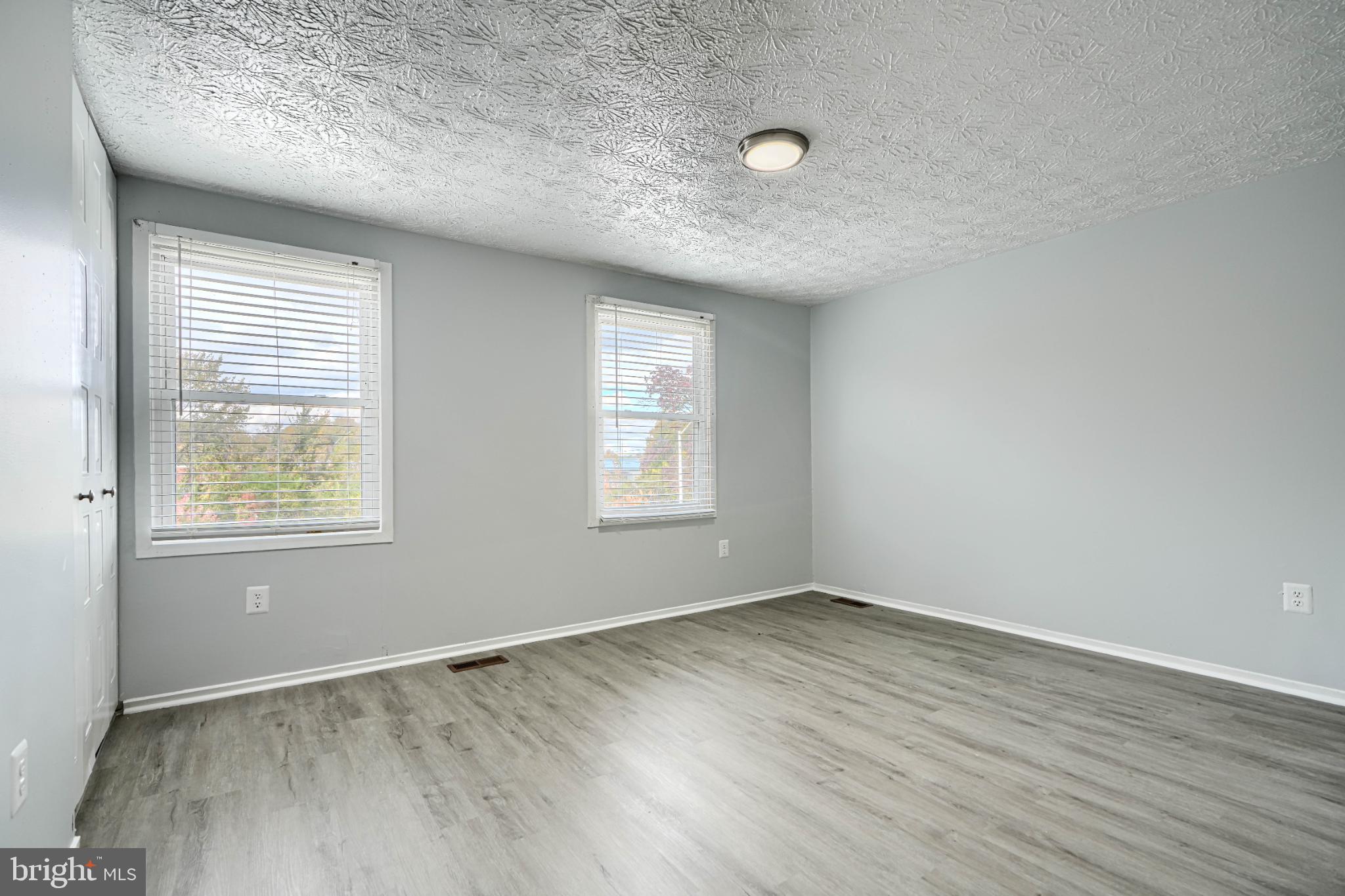 MOUNT WINANS - Residential Lease