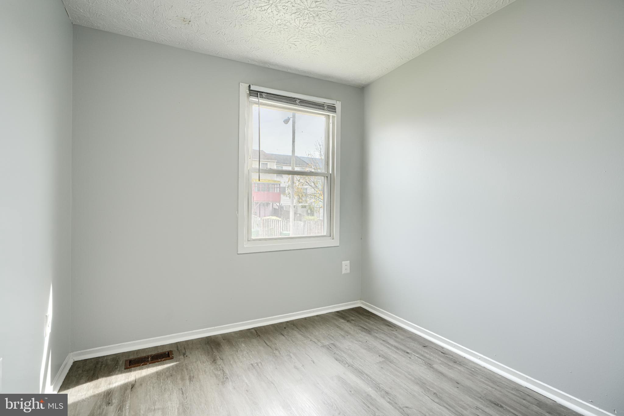 MOUNT WINANS - Residential Lease