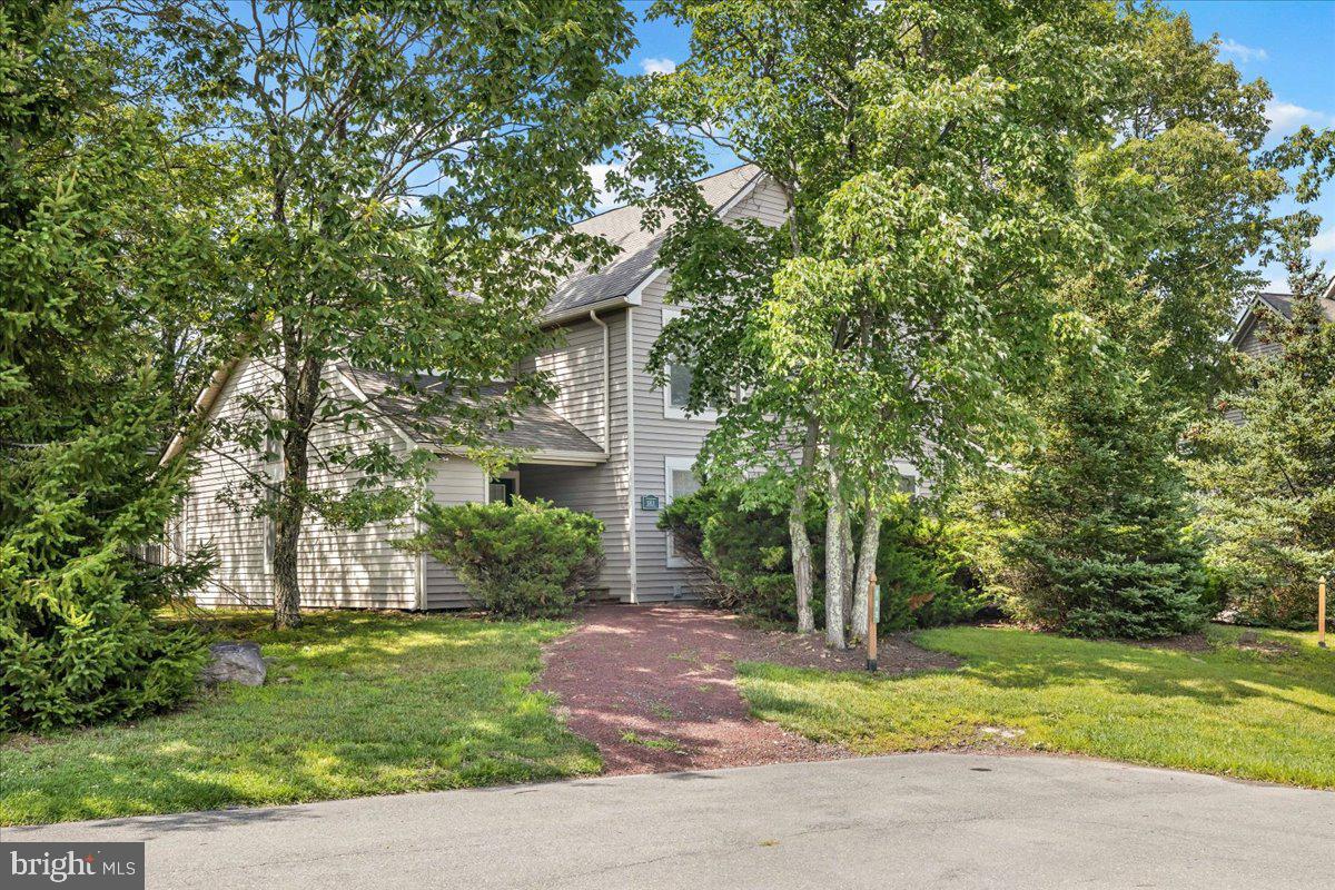 183 HAWTHORNE COURT