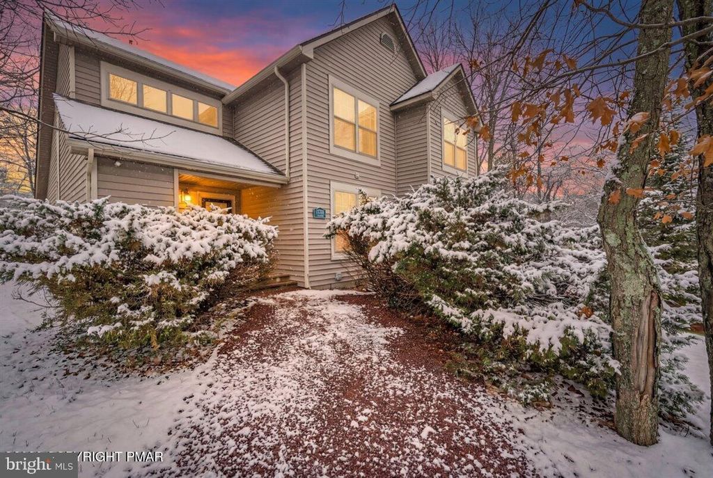 Photo of 183 Hawthorne Court, TANNERSVILLE, PA 18372 (MLS # PAMR2006170)