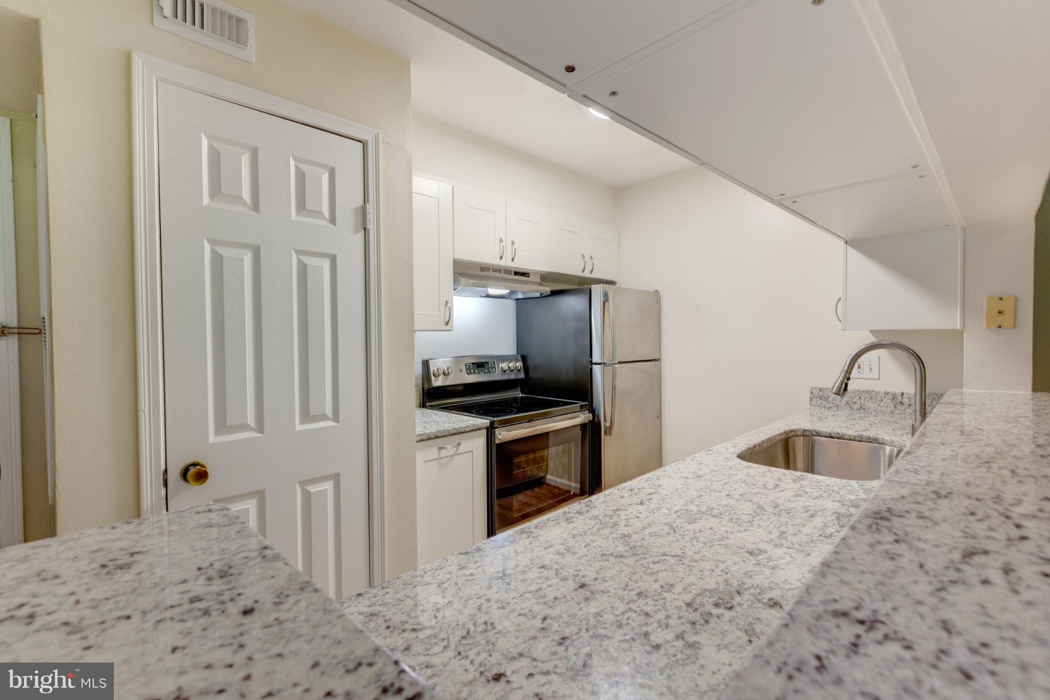 POINTE AT PARK CENTER - Residential