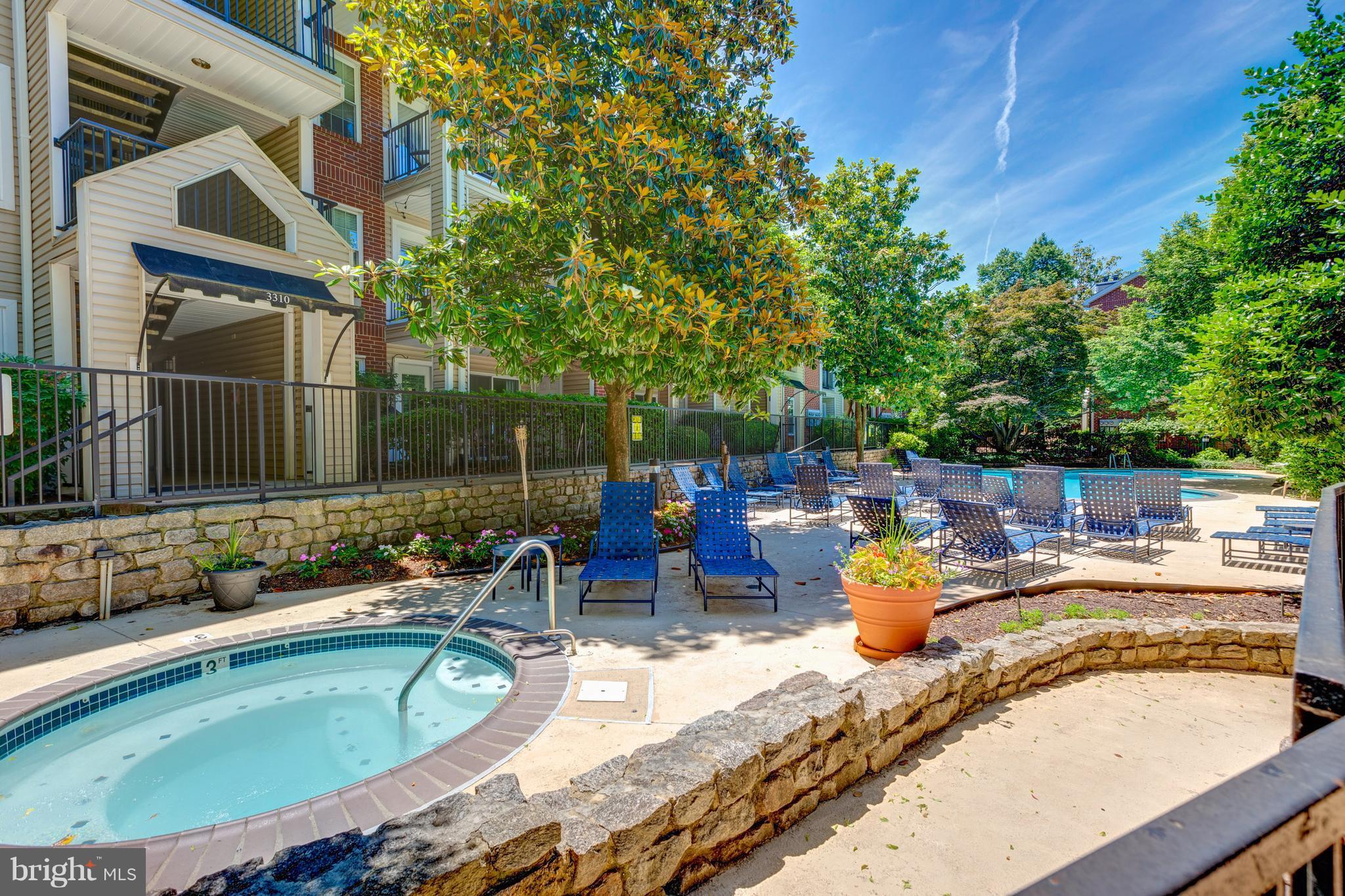 POINTE AT PARK CENTER - Residential