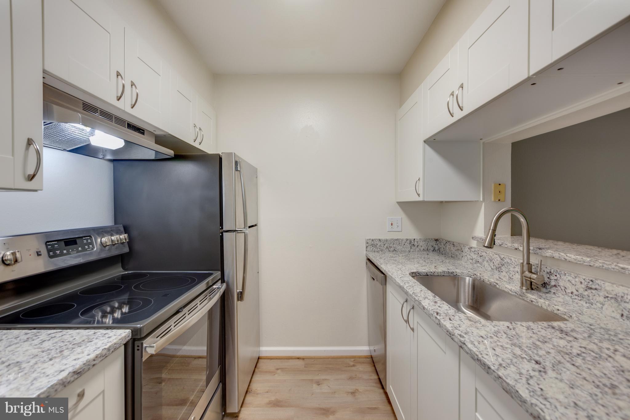 POINTE AT PARK CENTER - Residential