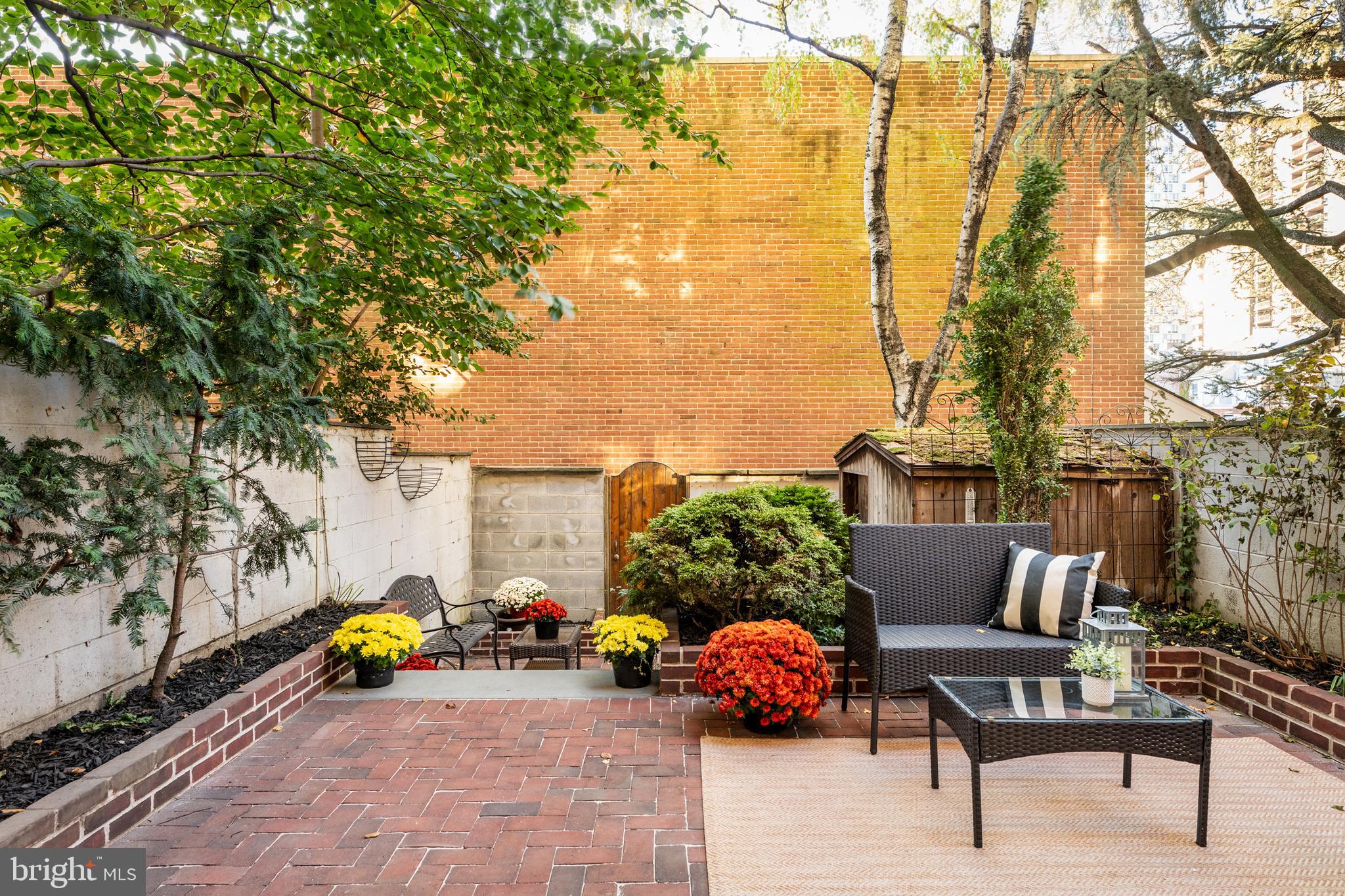 SOCIETY HILL - Residential