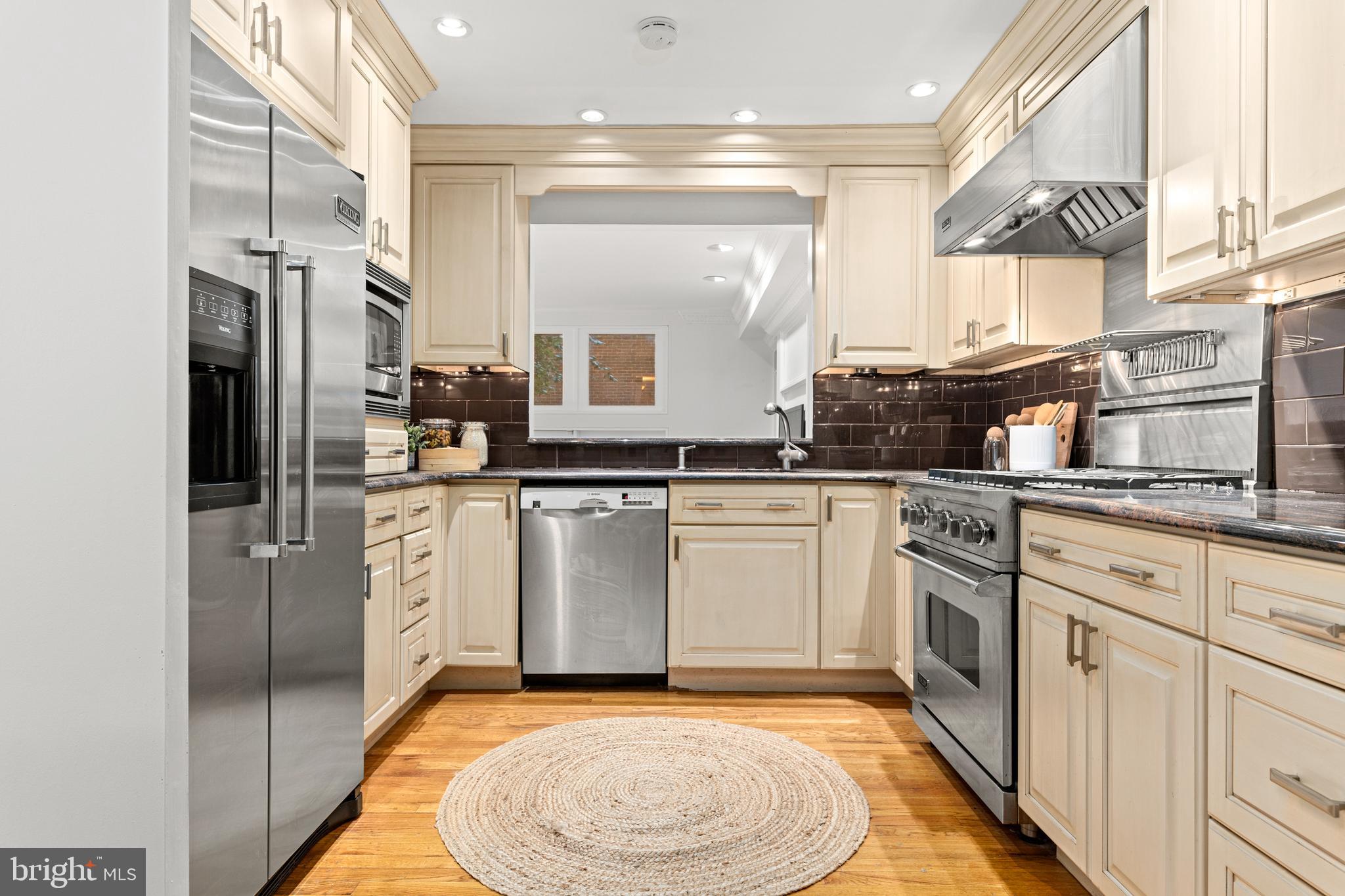 SOCIETY HILL - Residential