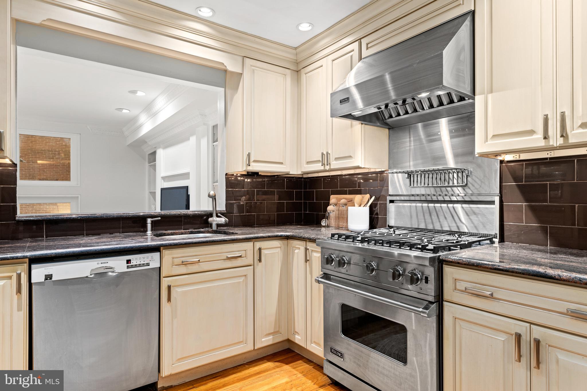 SOCIETY HILL - Residential