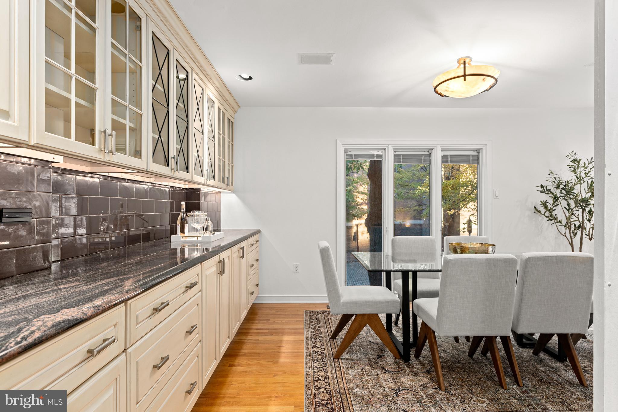 SOCIETY HILL - Residential