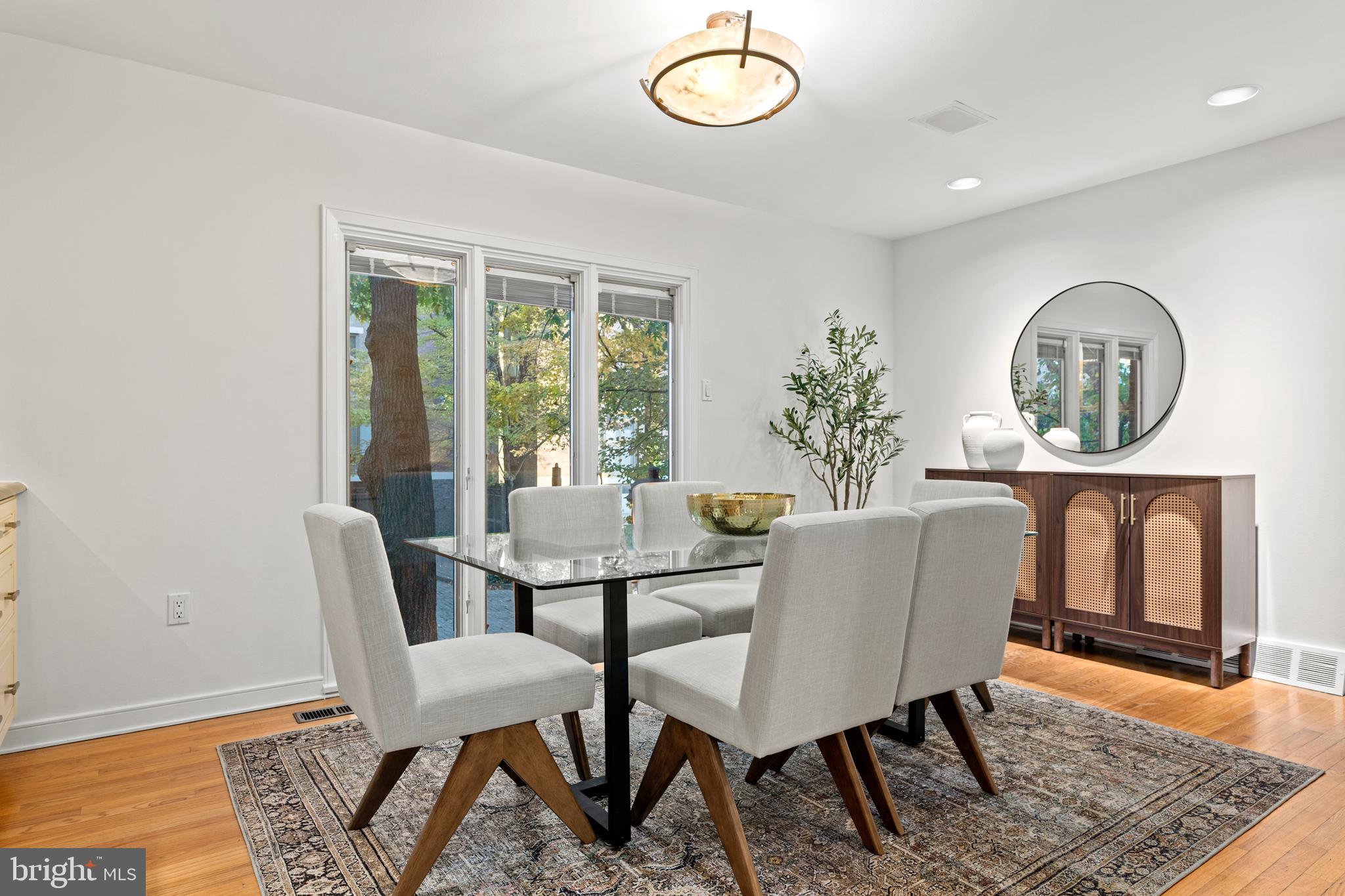 SOCIETY HILL - Residential