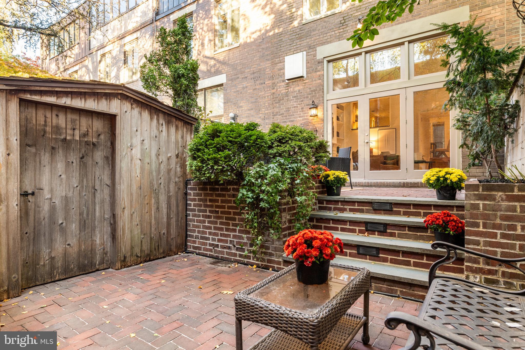 SOCIETY HILL - Residential