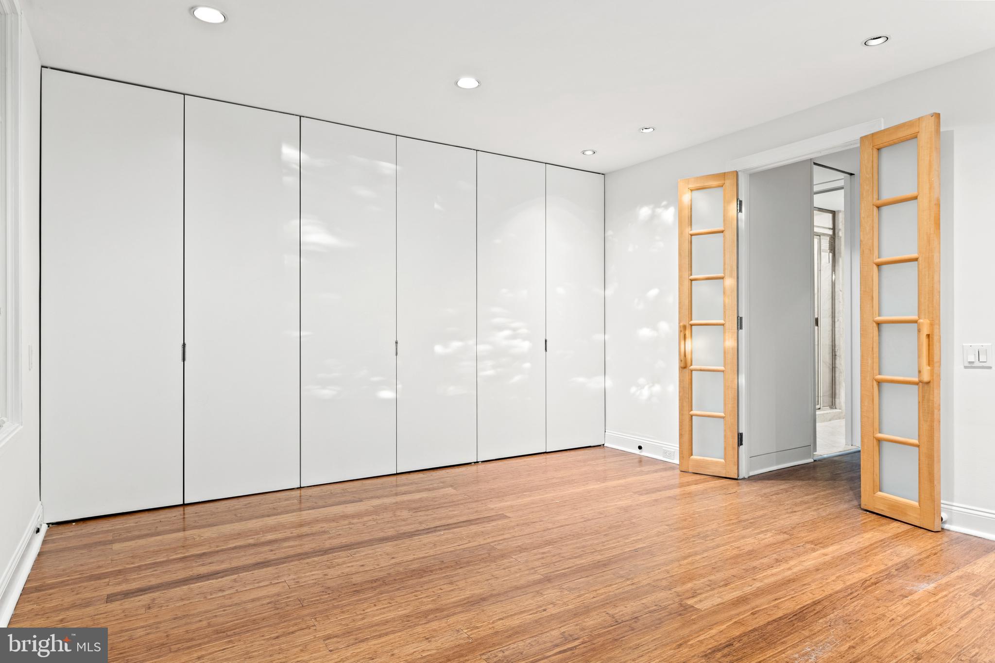 SOCIETY HILL - Residential