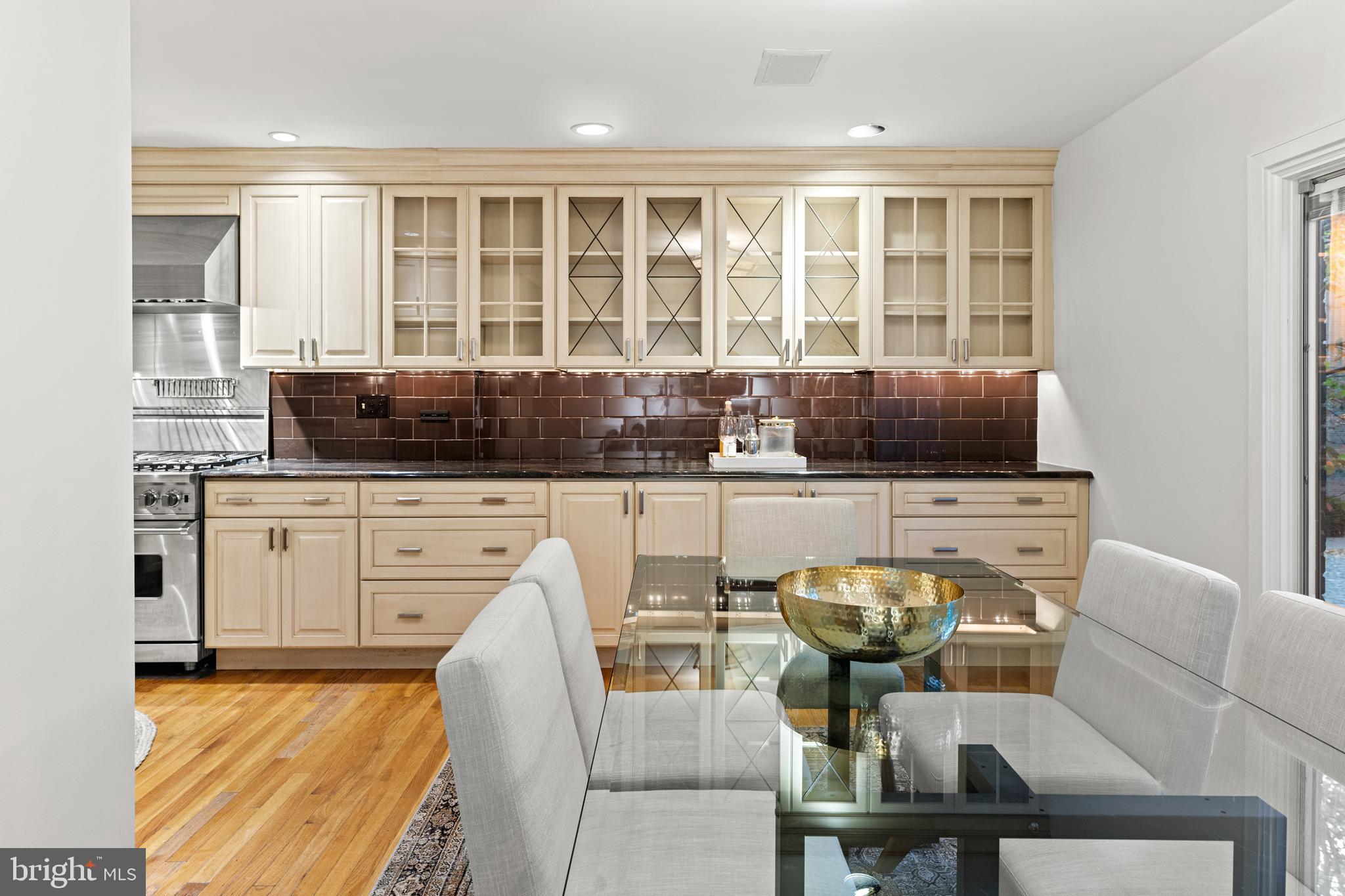 SOCIETY HILL - Residential