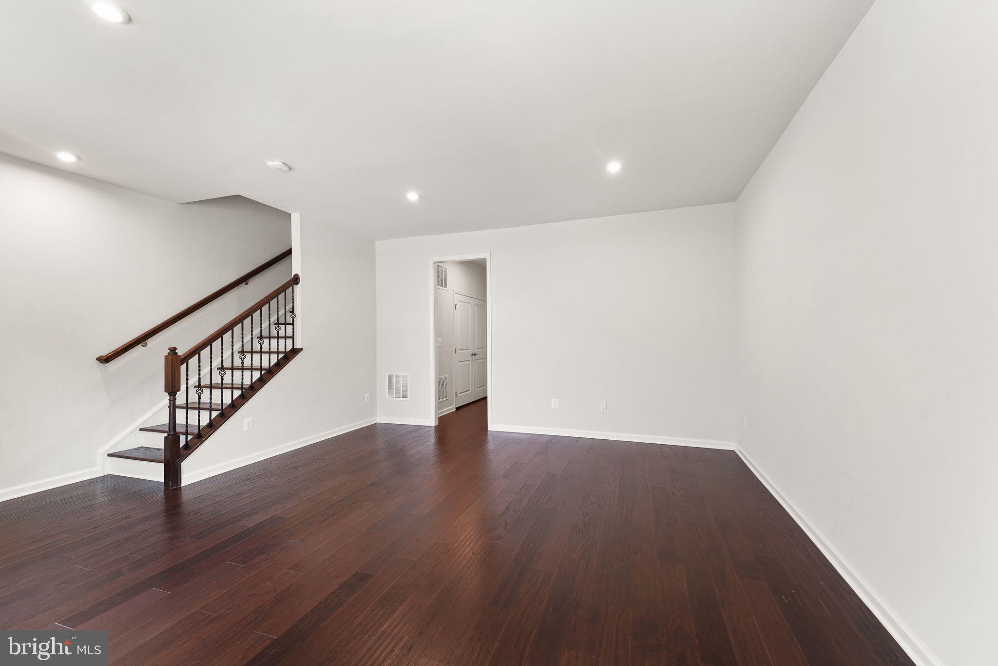 43400 APPLE ORCHARD SQUARE