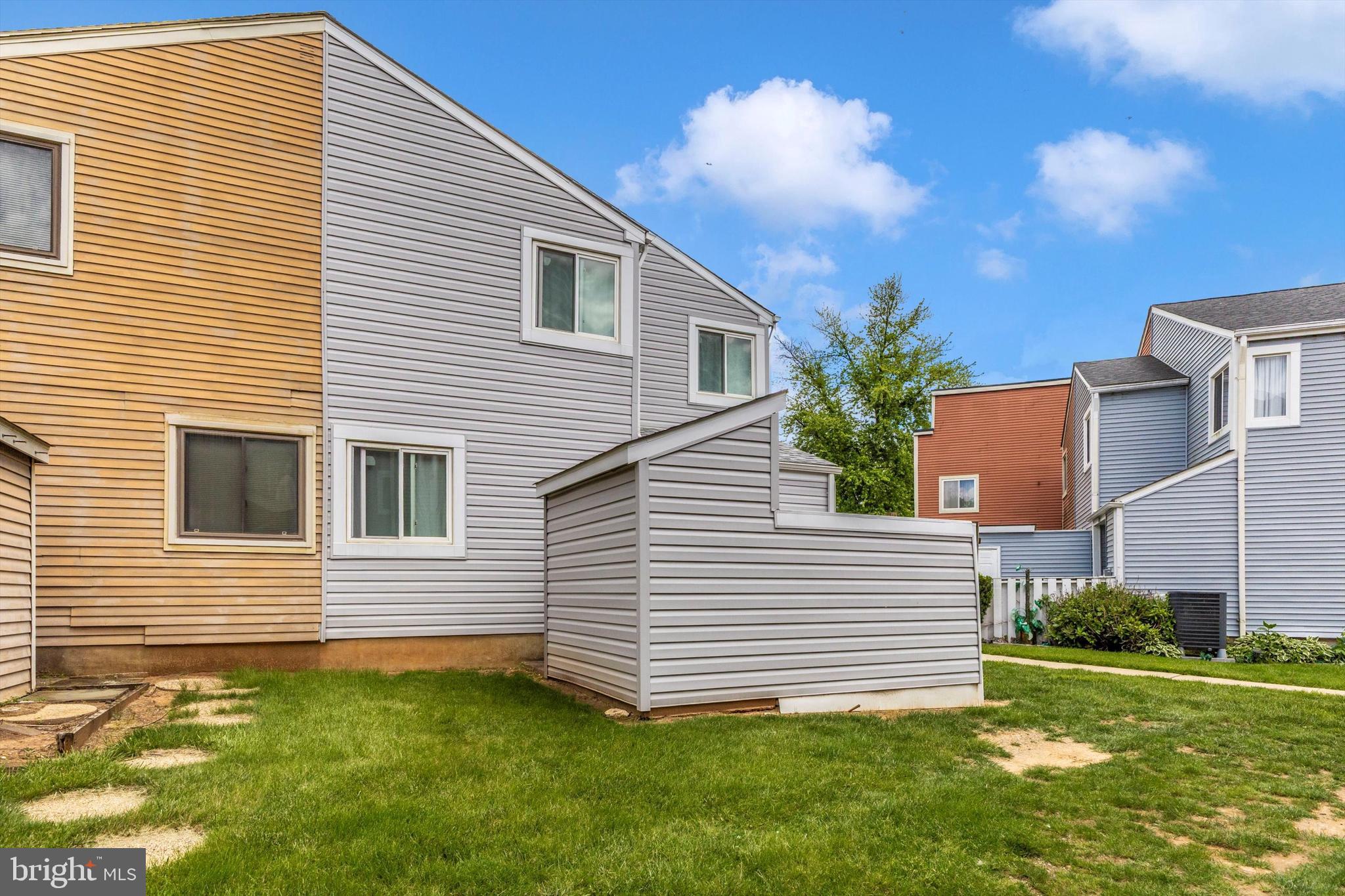 COUNTRYSIDE - Residential