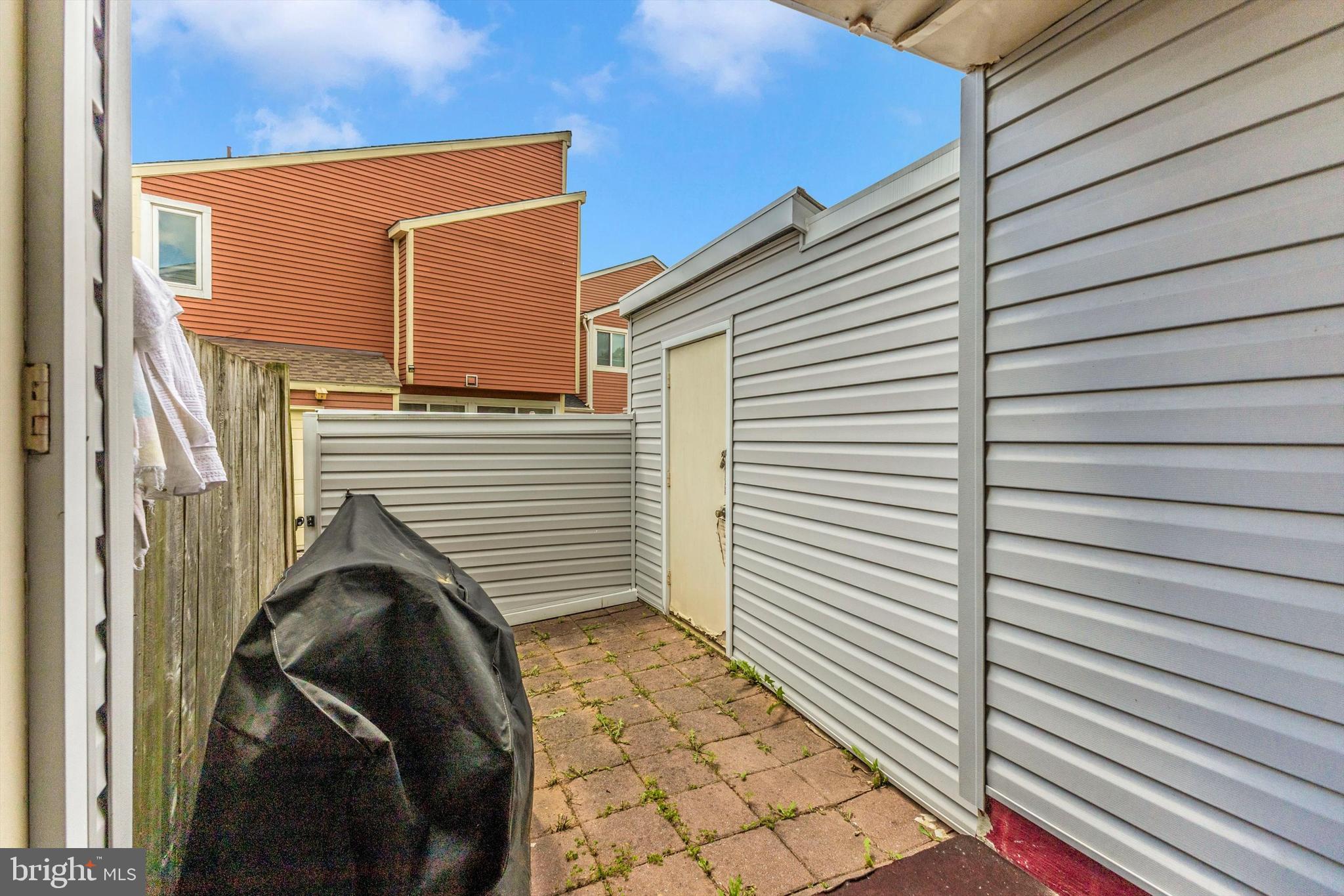 COUNTRYSIDE - Residential