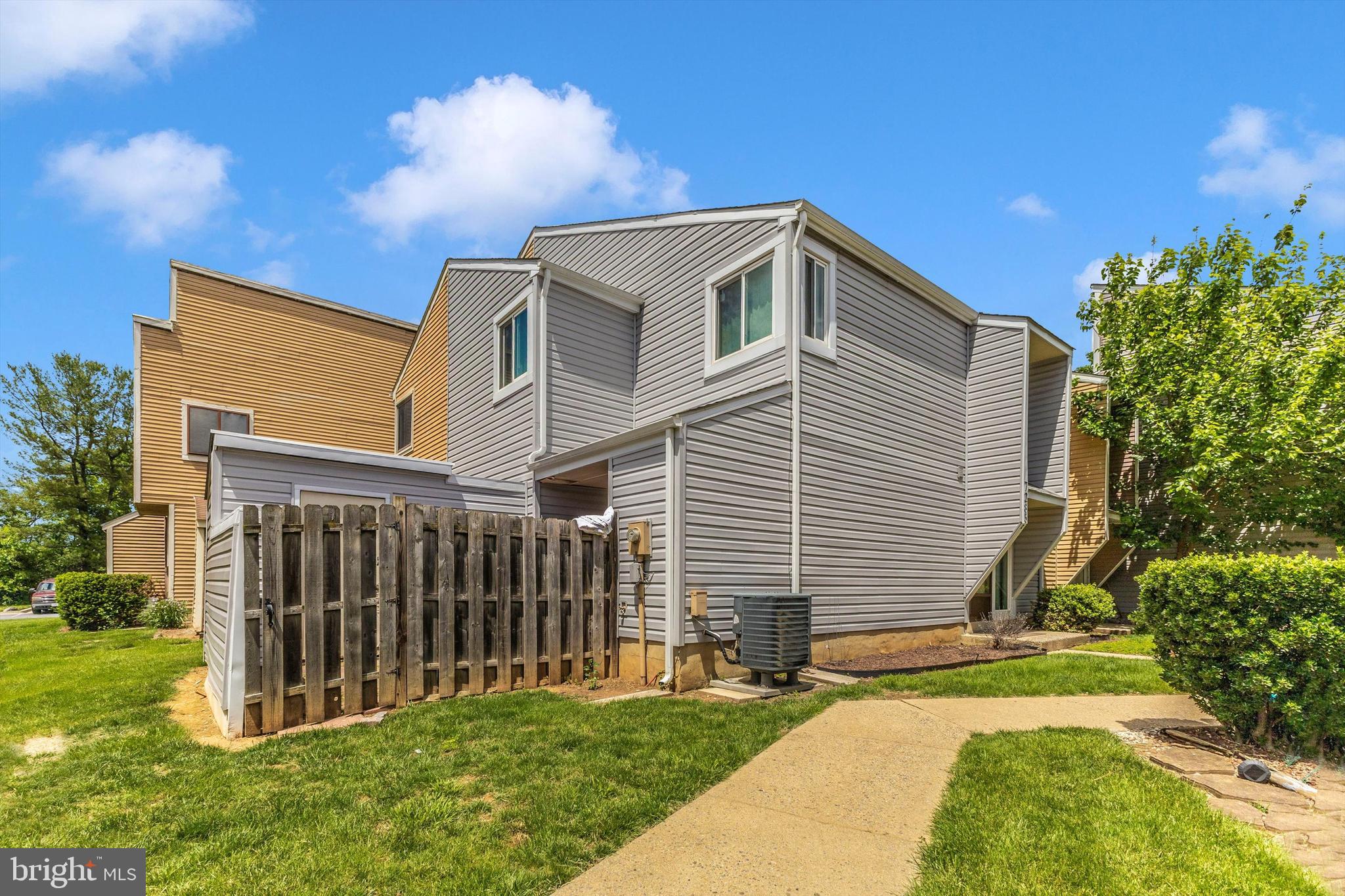 COUNTRYSIDE - Residential