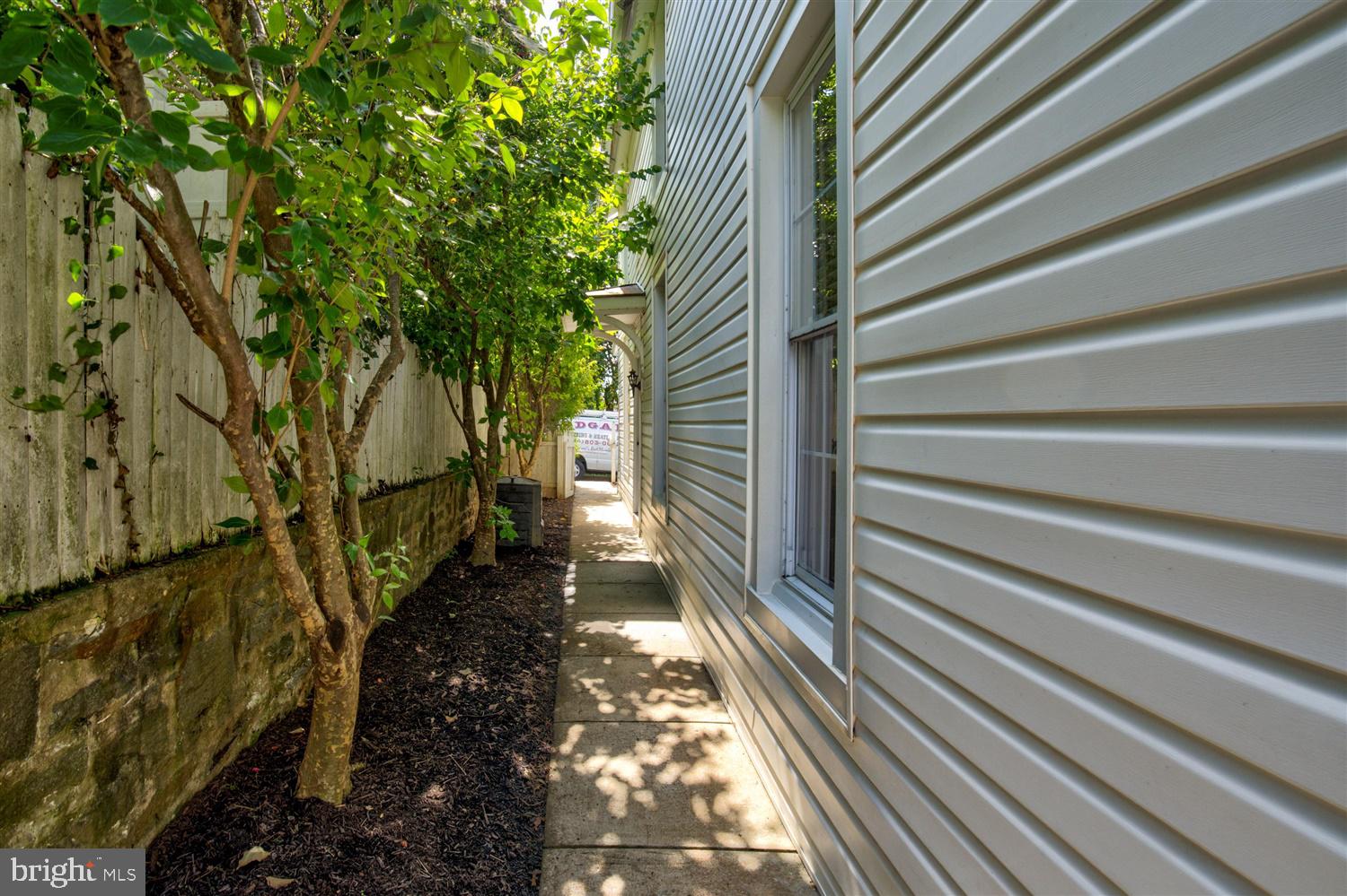 HAMPDEN HISTORIC DISTRICT - Residential