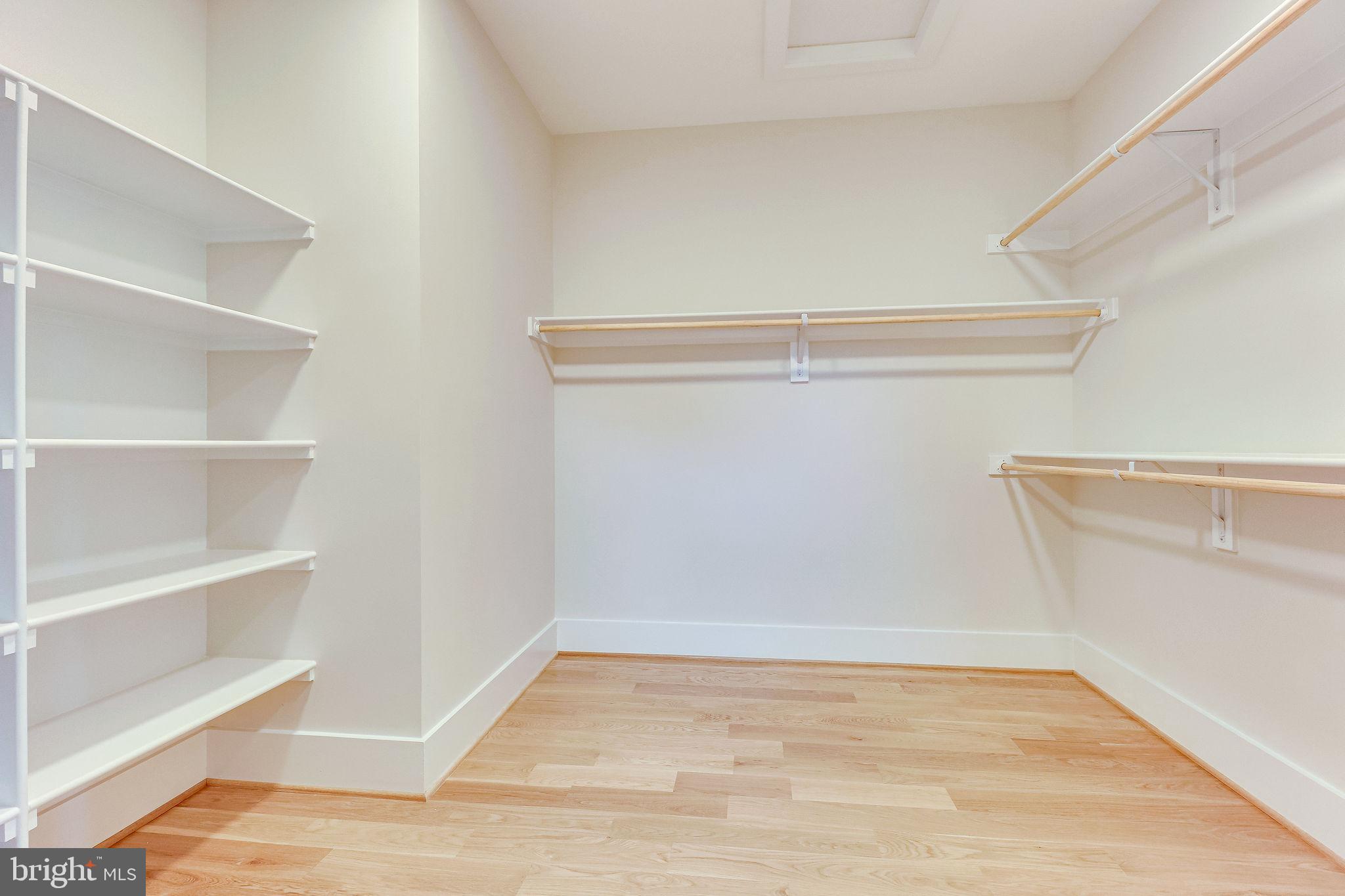 VIENNA WOODS - Residential