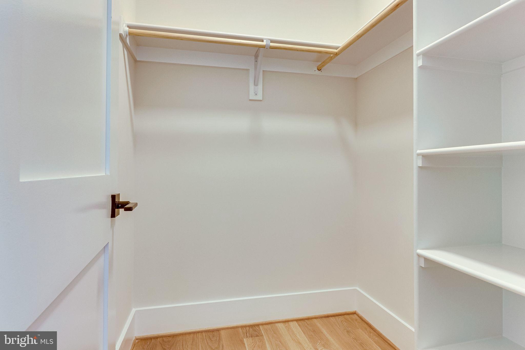 VIENNA WOODS - Residential