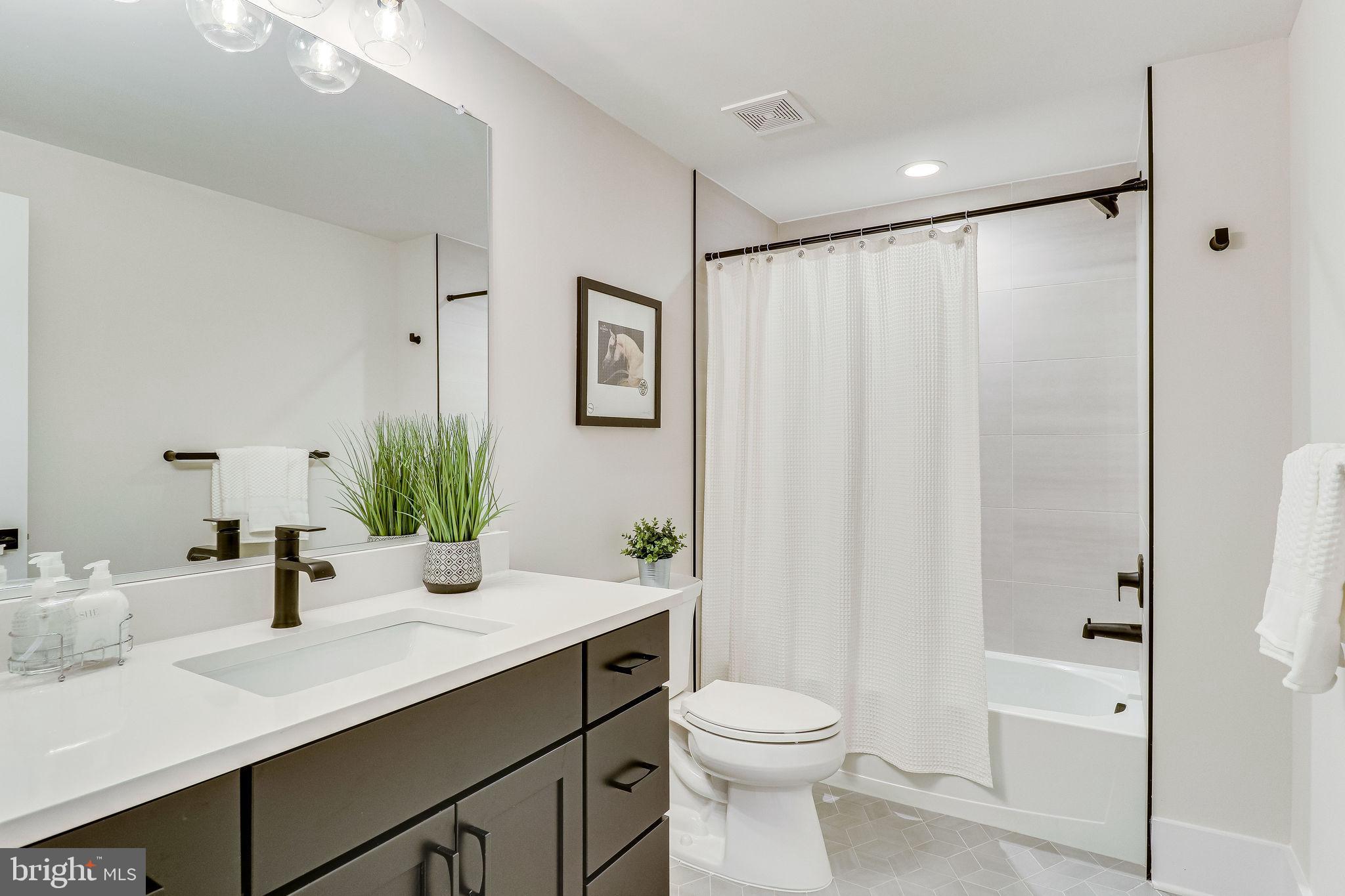 VIENNA WOODS - Residential