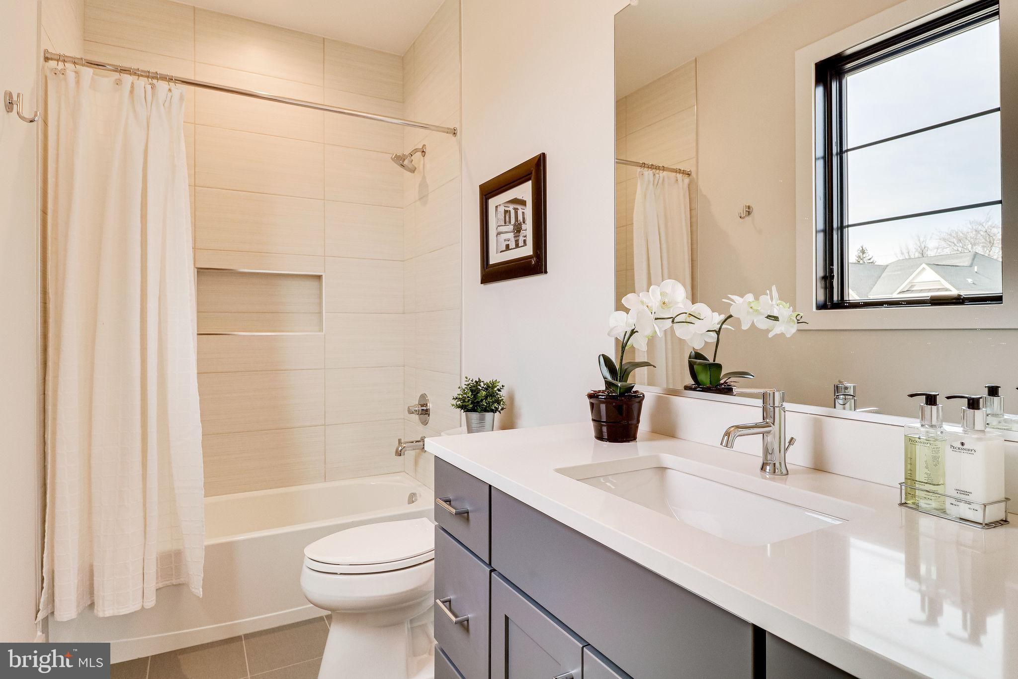 VIENNA WOODS - Residential