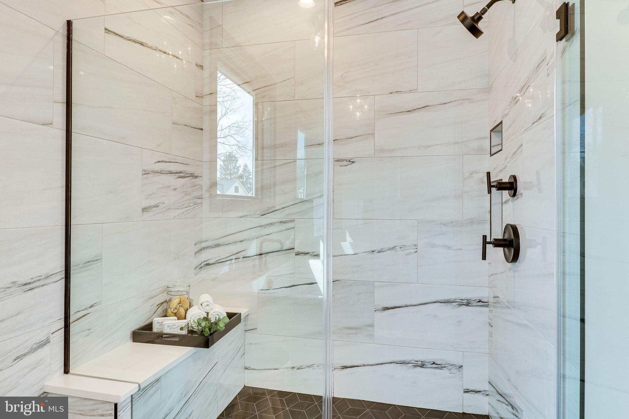 VIENNA WOODS - Residential