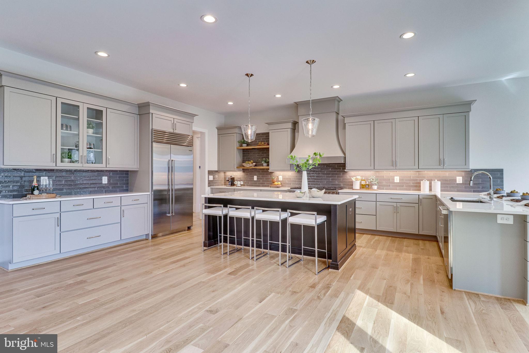 VIENNA WOODS - Residential