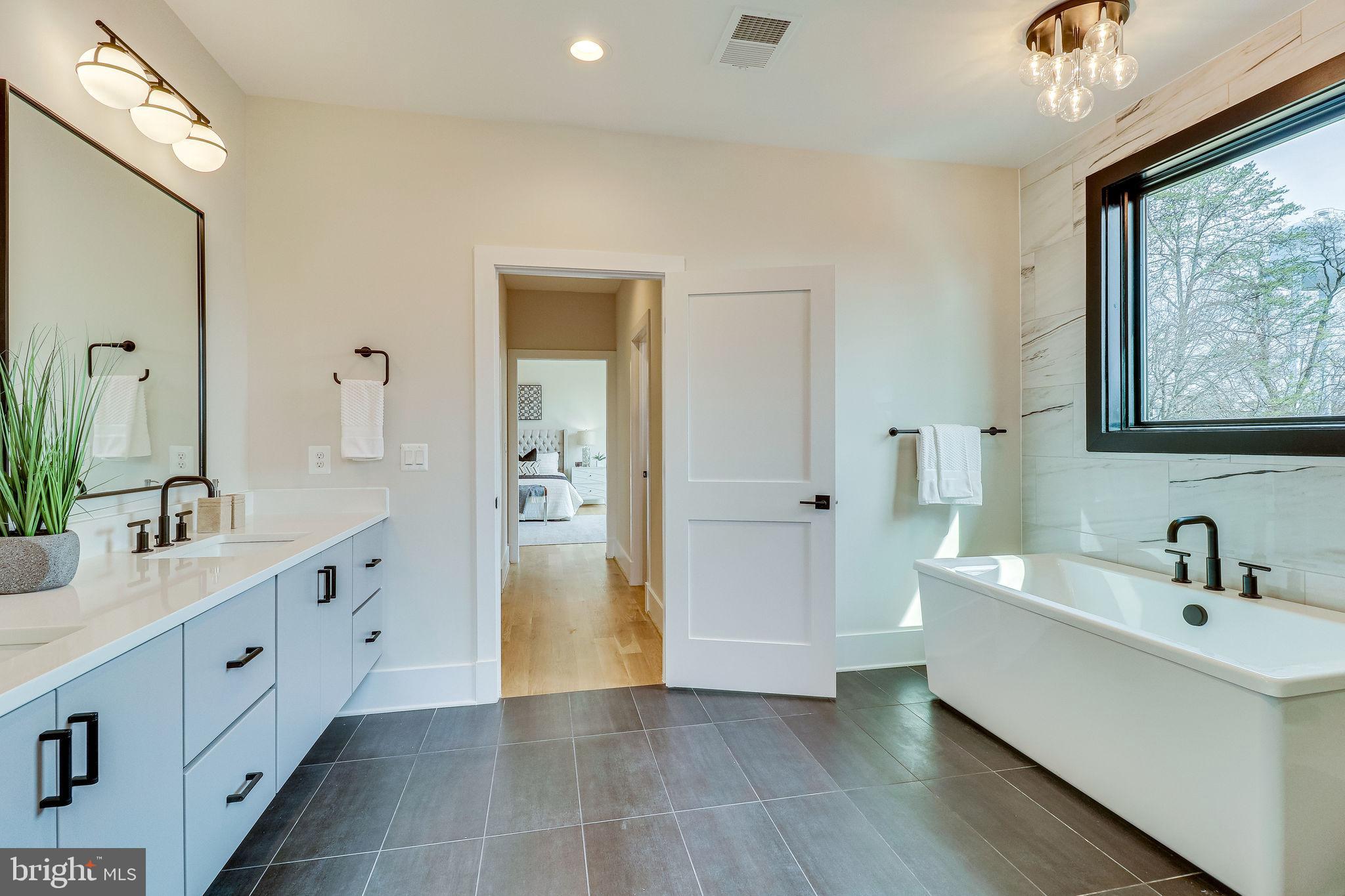 VIENNA WOODS - Residential