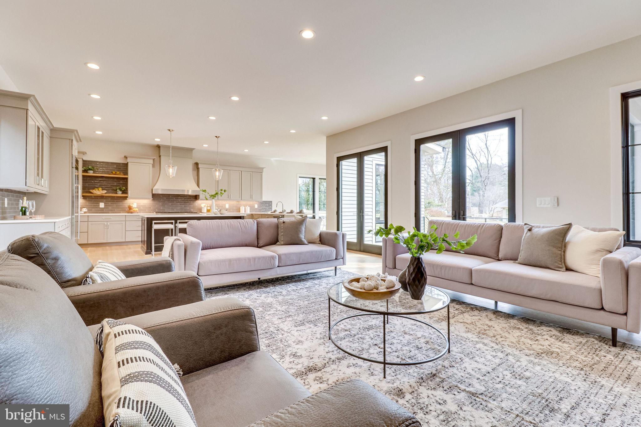 VIENNA WOODS - Residential