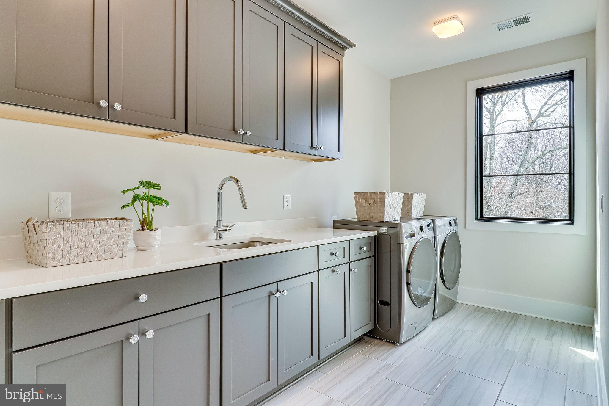 VIENNA WOODS - Residential