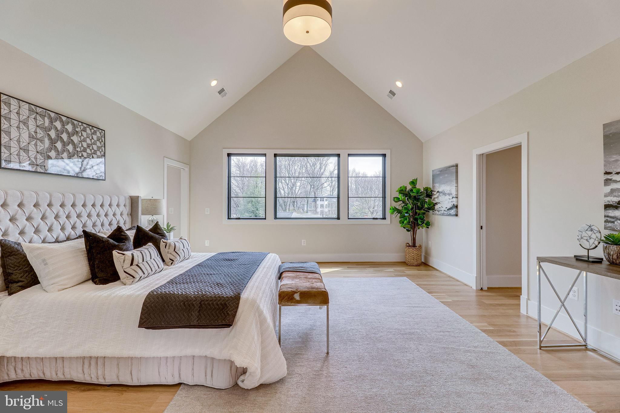 VIENNA WOODS - Residential