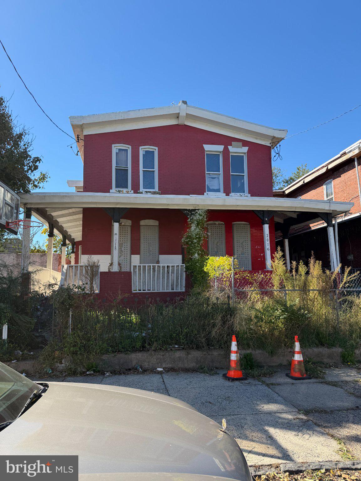 2016 E MADISON STREET