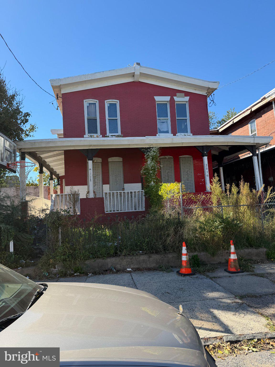 2016 E MADISON STREET