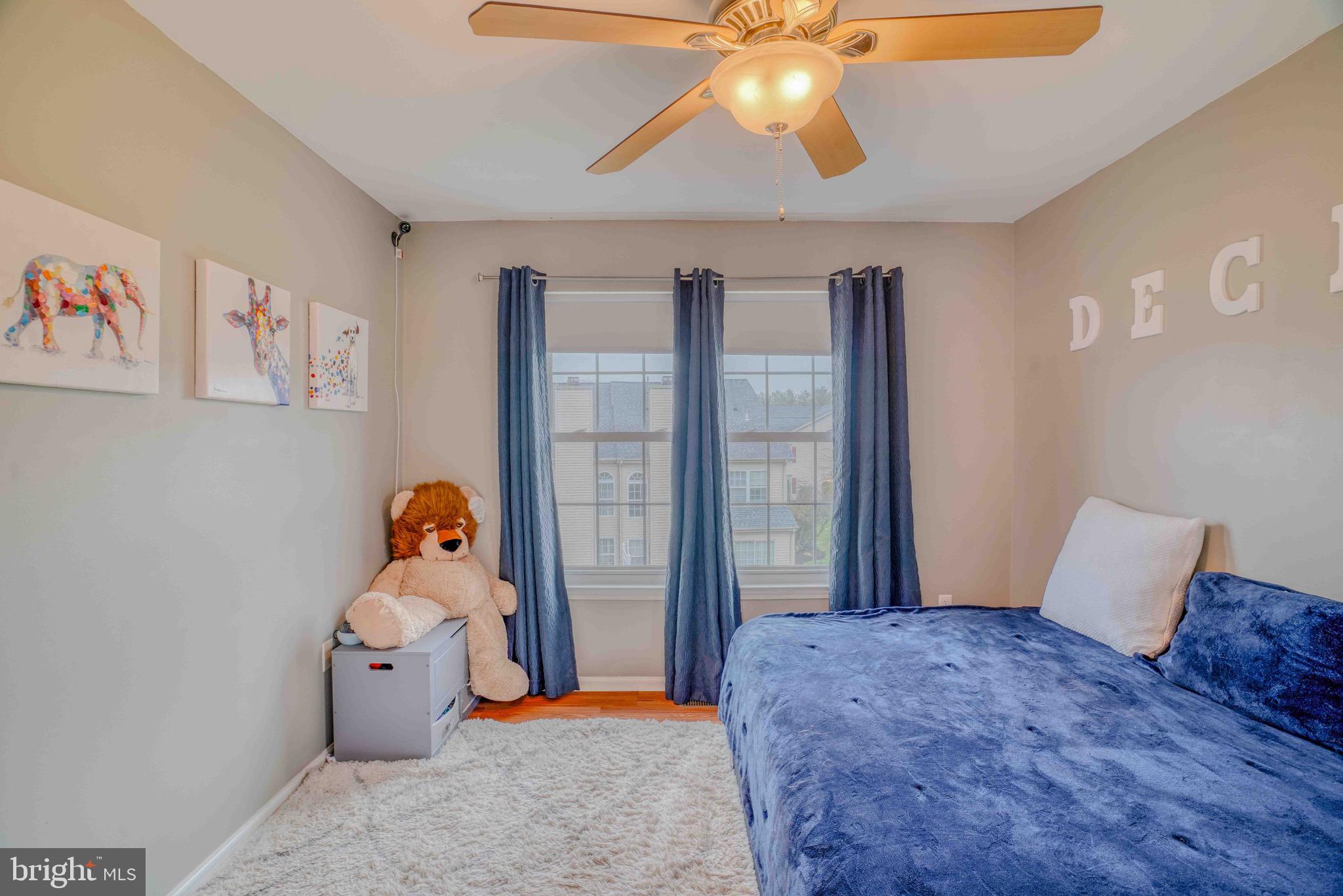 COUNTRY CROSSING - Residential