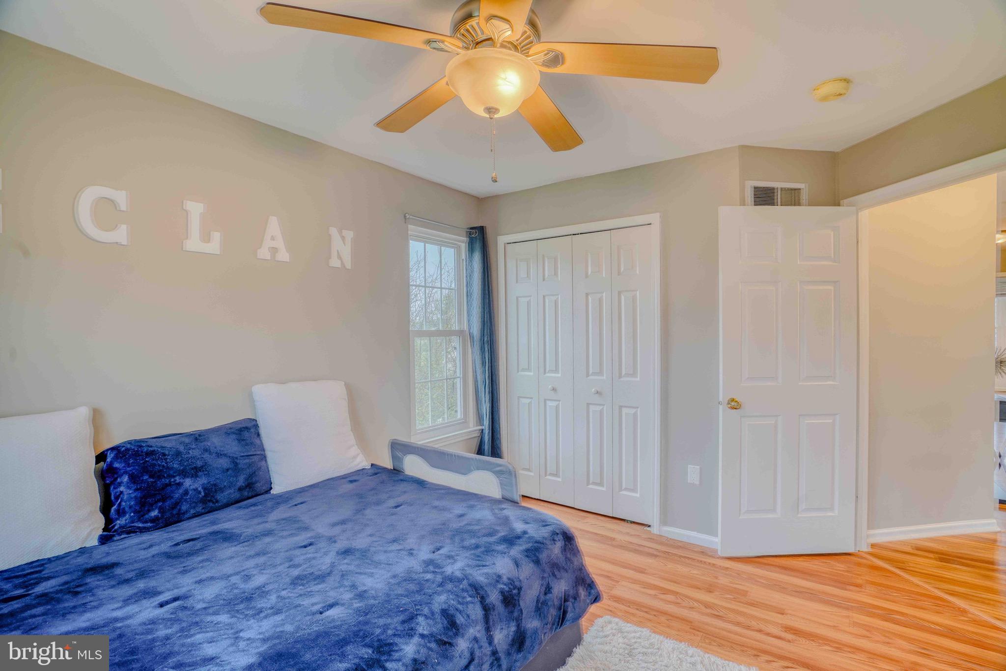 COUNTRY CROSSING - Residential