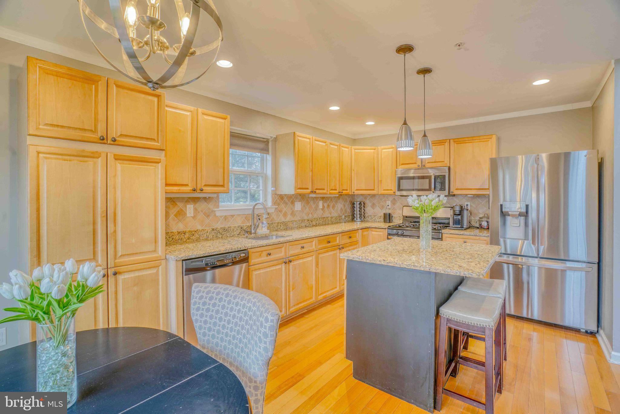 COUNTRY CROSSING - Residential