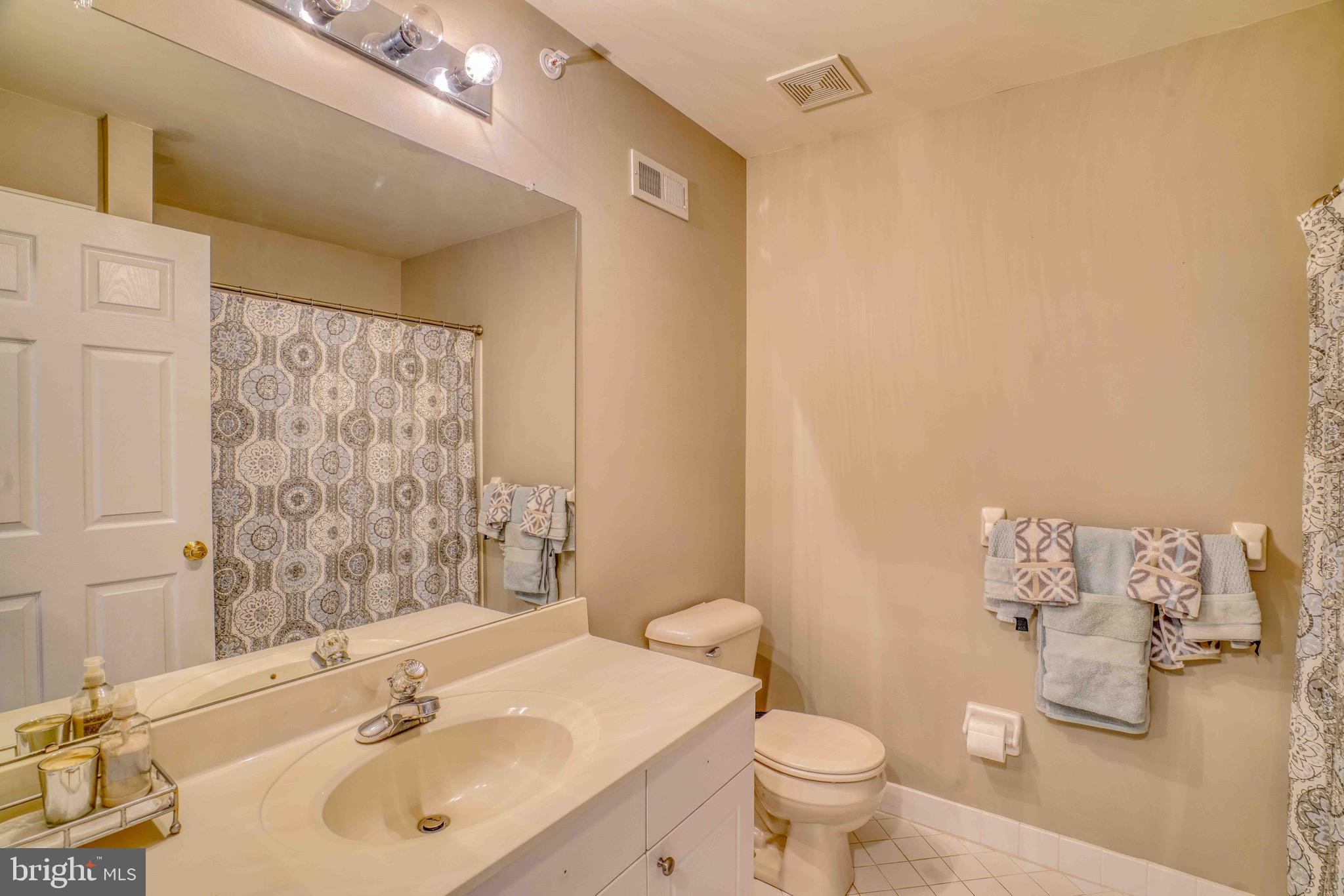 COUNTRY CROSSING - Residential