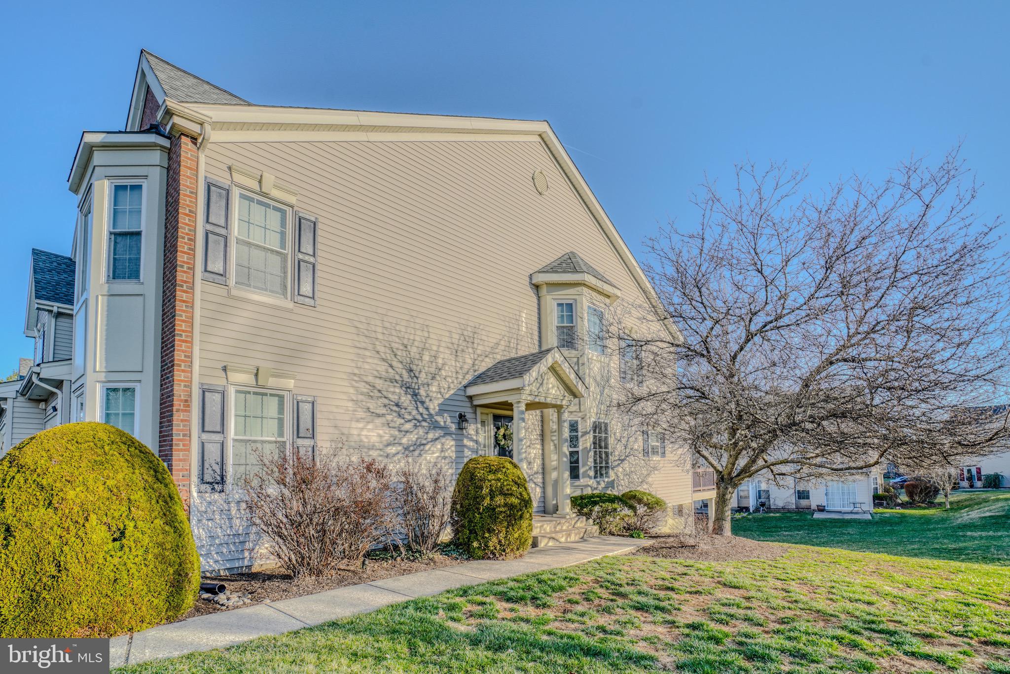 COUNTRY CROSSING - Residential