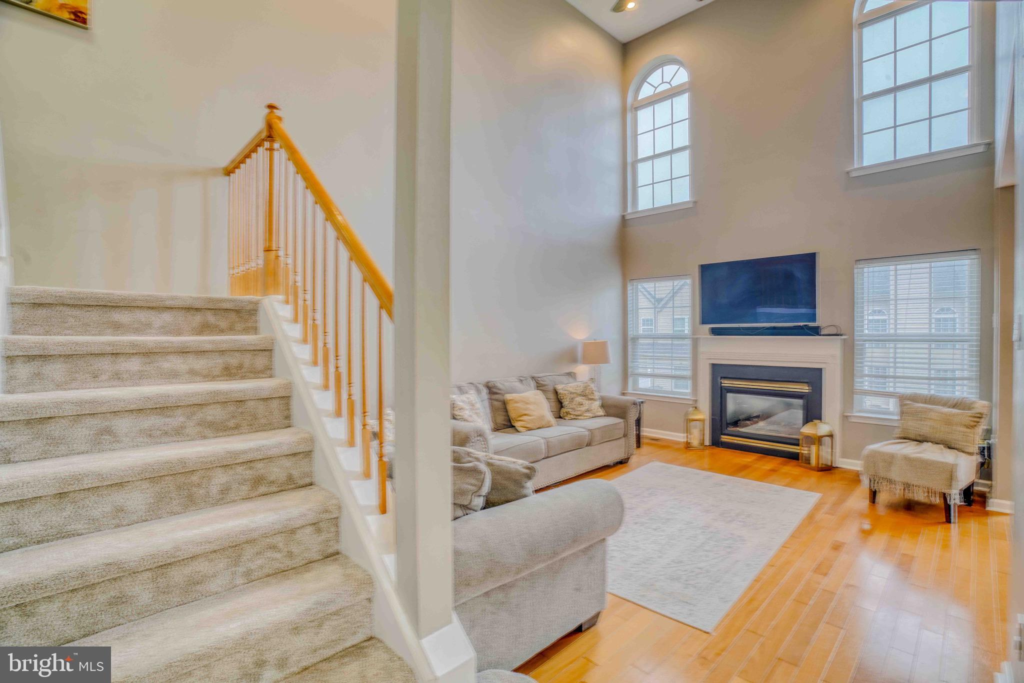 COUNTRY CROSSING - Residential