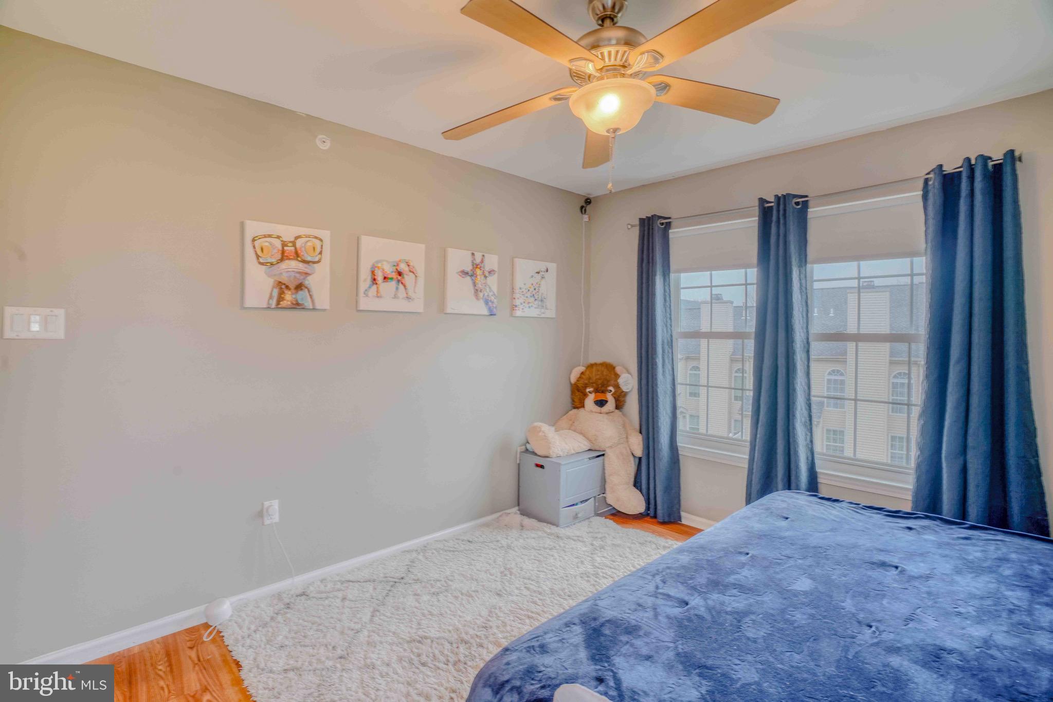 COUNTRY CROSSING - Residential