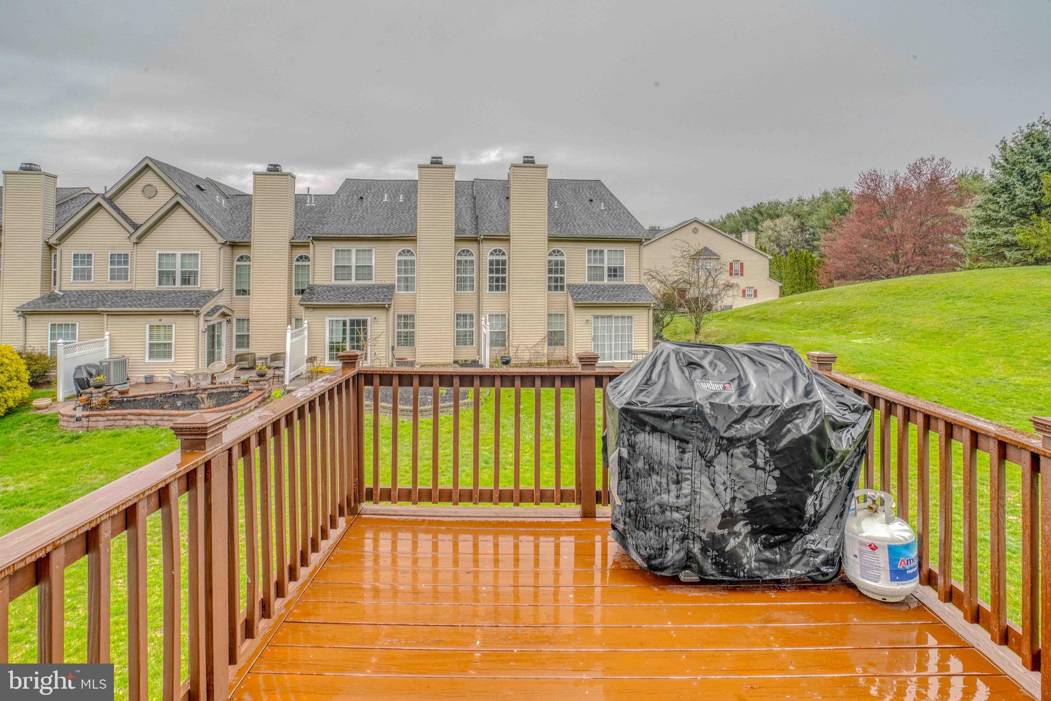 COUNTRY CROSSING - Residential