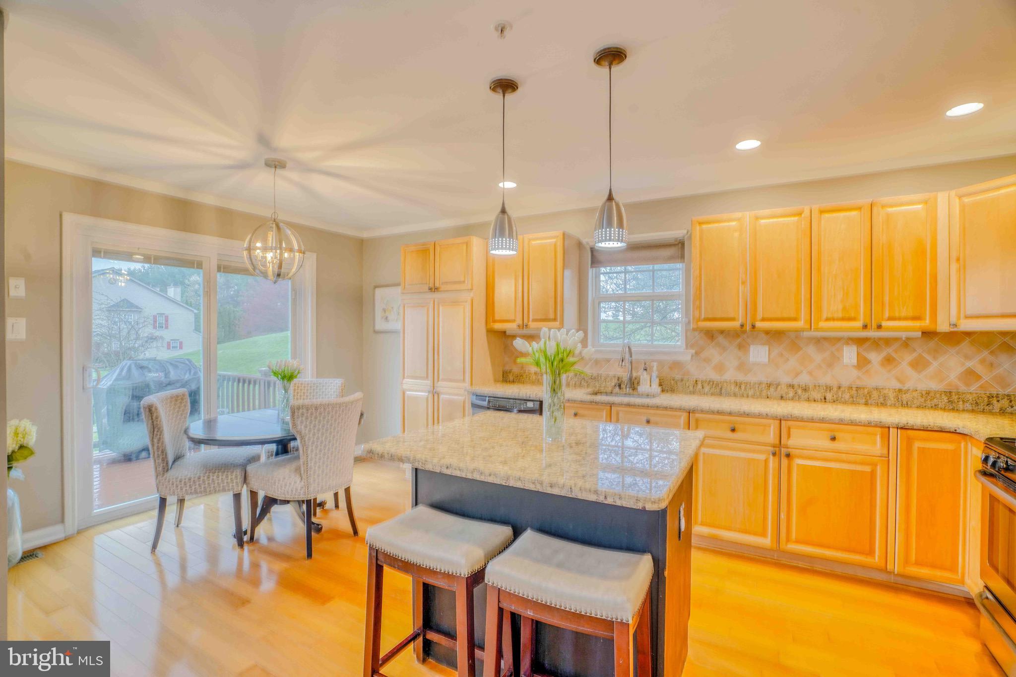 COUNTRY CROSSING - Residential