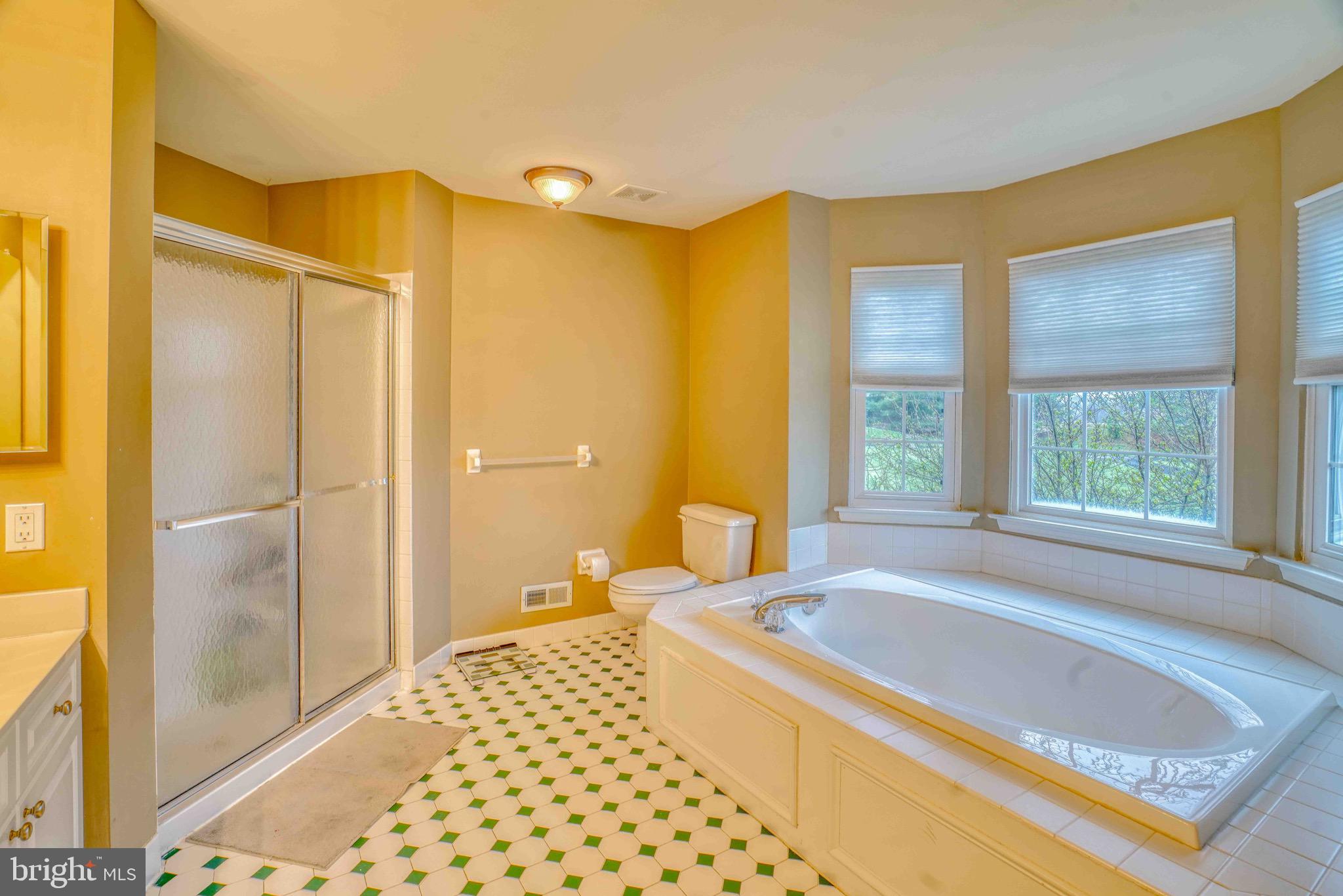 COUNTRY CROSSING - Residential