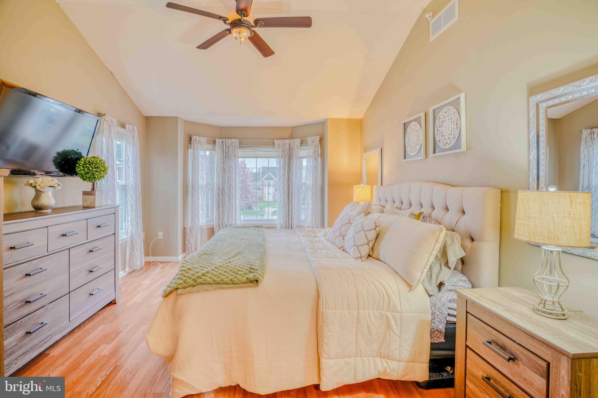 COUNTRY CROSSING - Residential