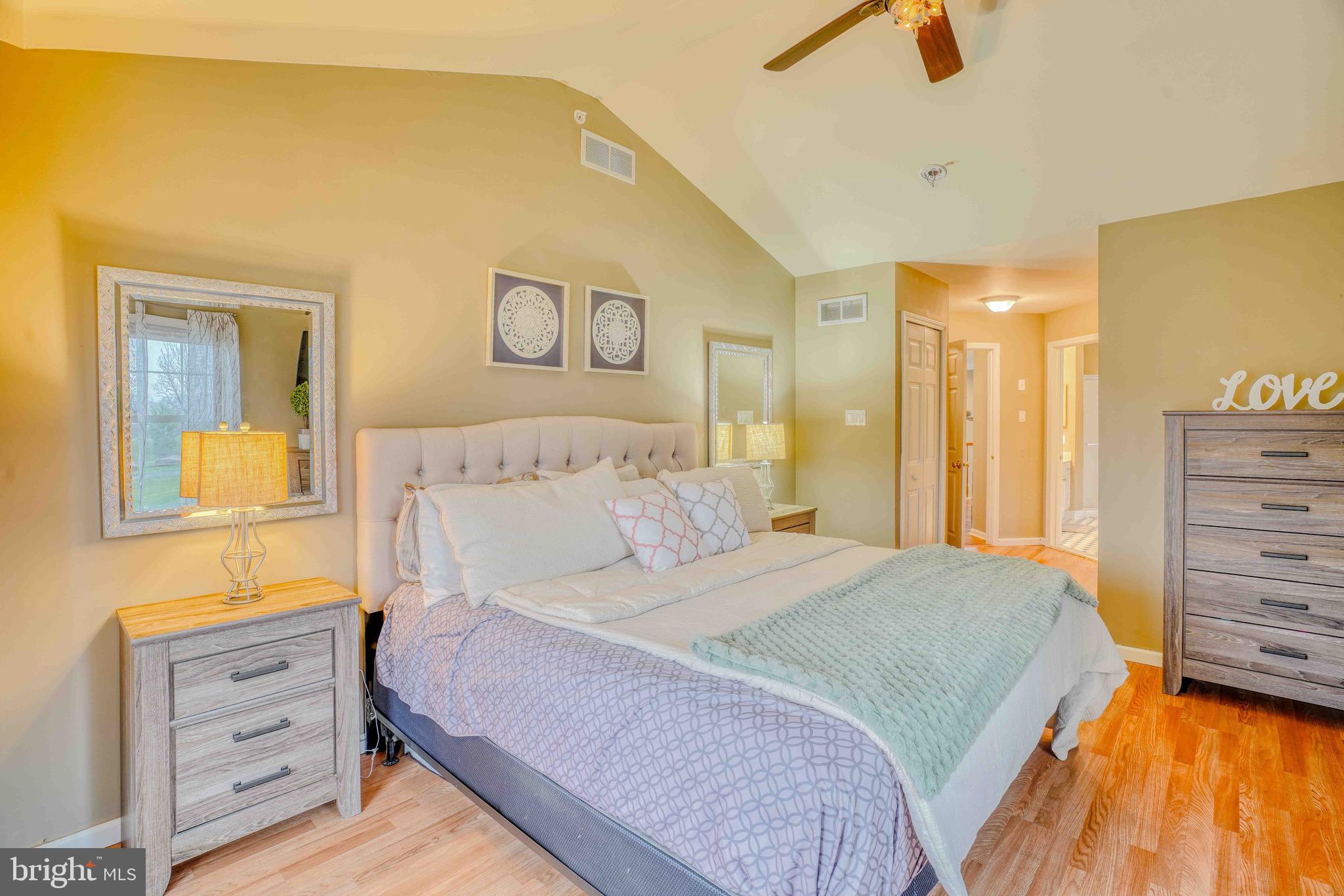 COUNTRY CROSSING - Residential