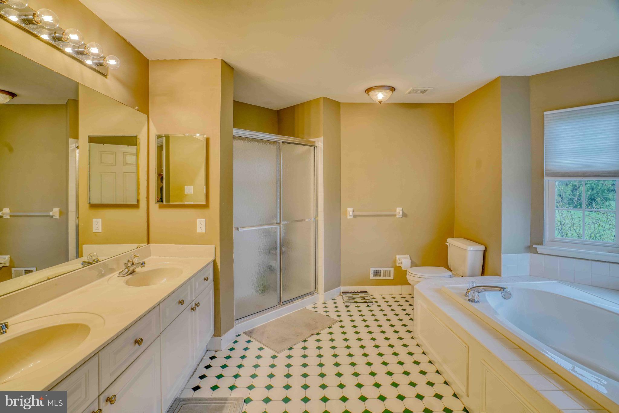 COUNTRY CROSSING - Residential