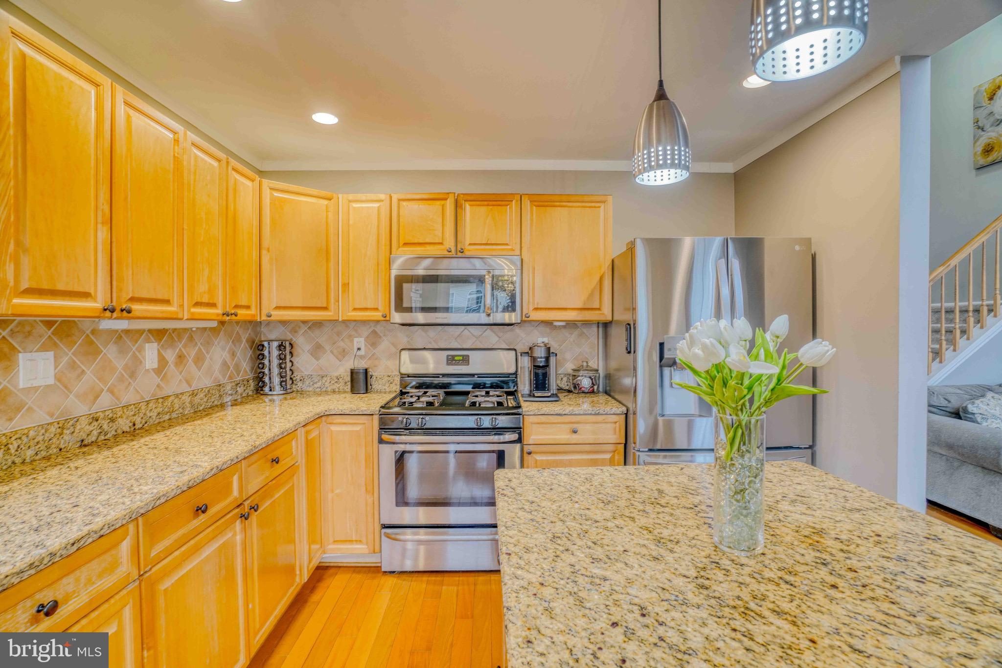 COUNTRY CROSSING - Residential