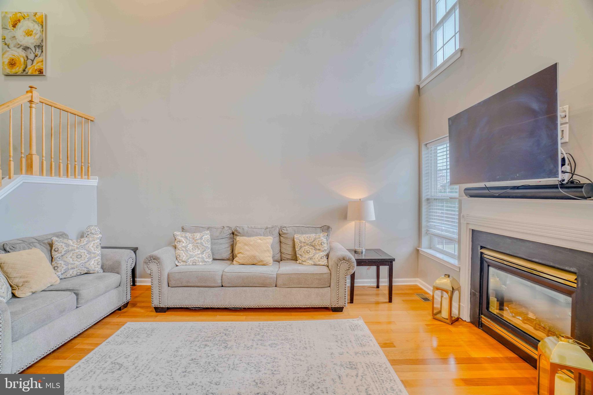 COUNTRY CROSSING - Residential